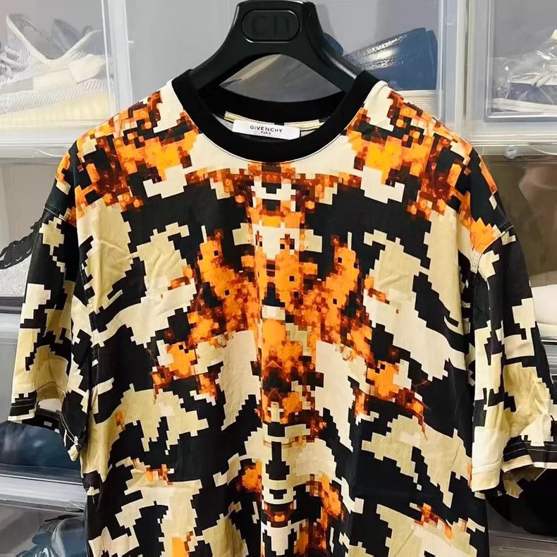 Givenchy Givenchy Flame Printed Short Sleeve T-Shirt Size US S / EU 44-46 / 1 - 2 Thumbnail