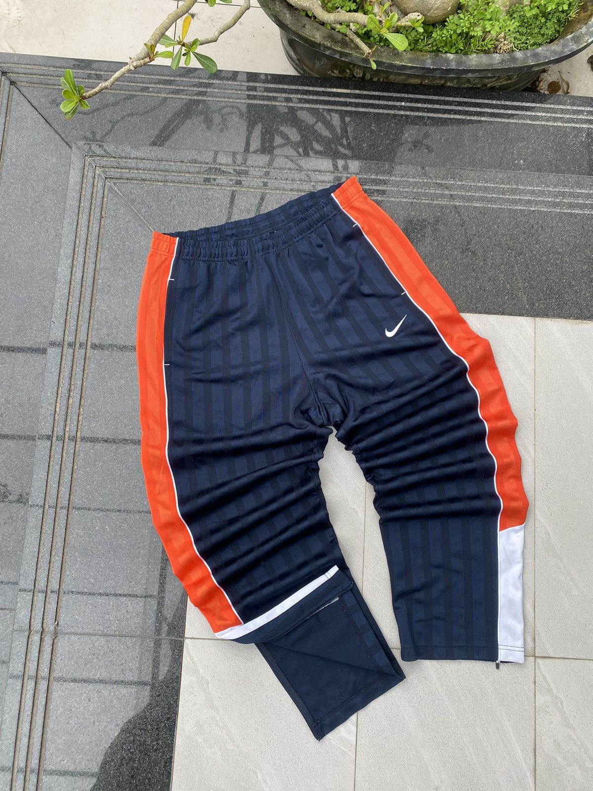 Nike × Vintage 90S NIKE VINTAGE SWOOSH Y2K BAGGY RETRO PANTS Size US 34 / EU 50 - 4 Thumbnail