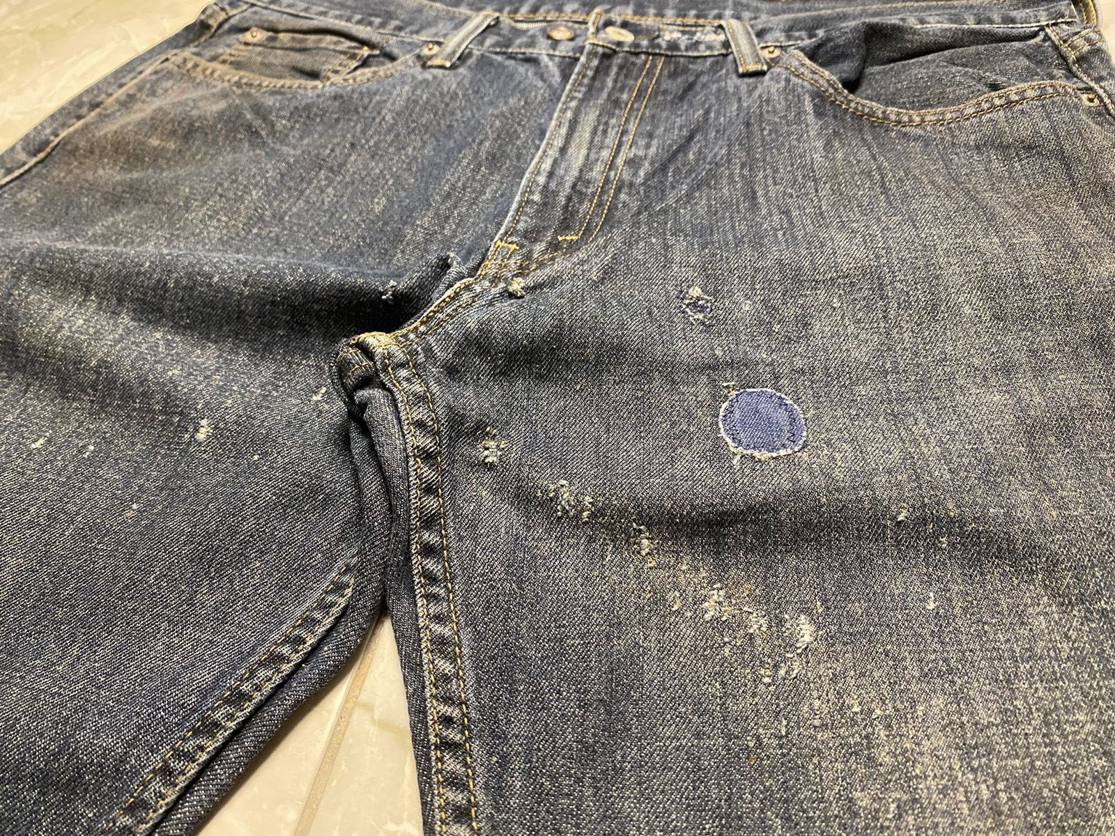 Levi’s 559 distressed denim street wear vintage