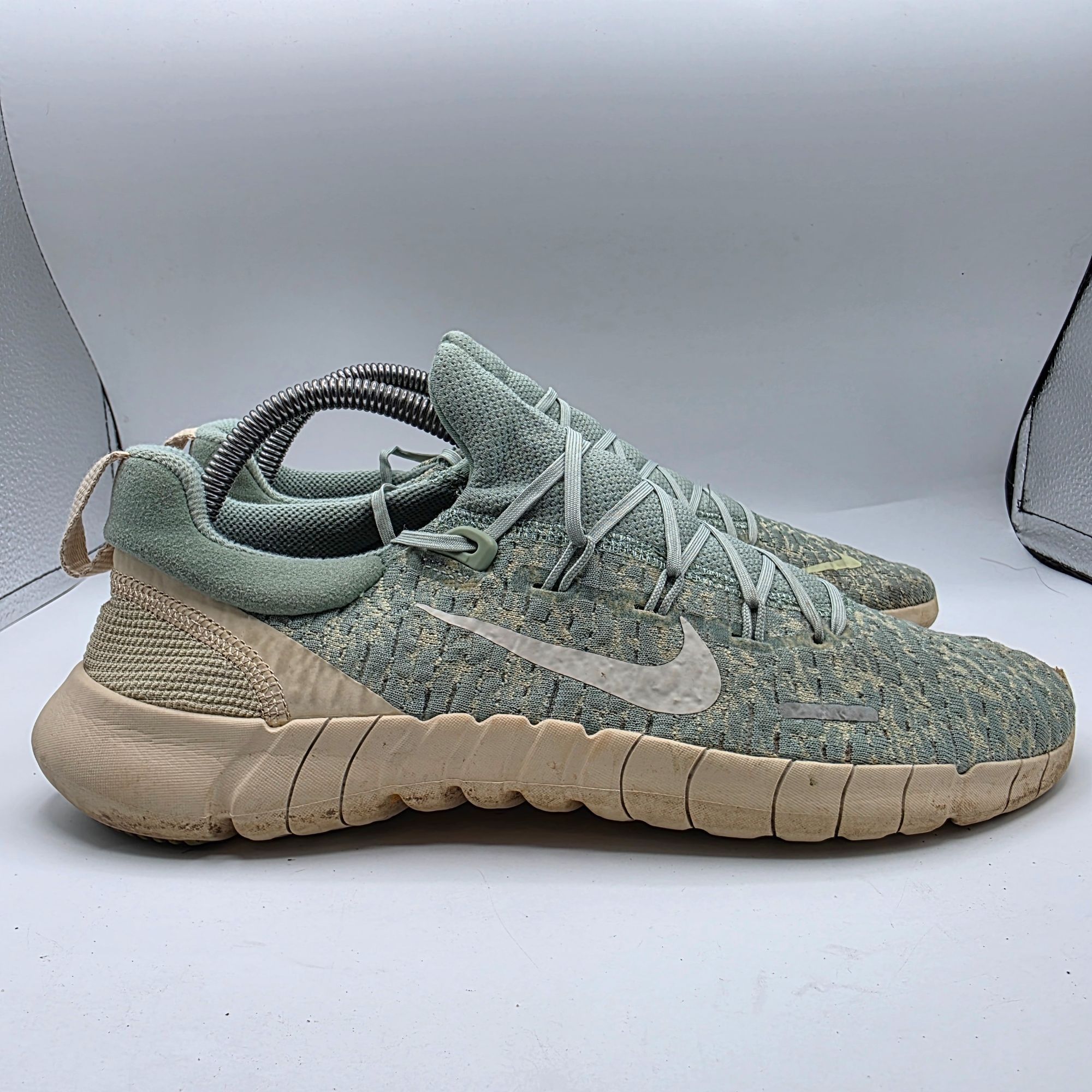 Nike Nike Free Run 5.0 Stream Olive Aura Mens Size 9 Athletic Sho Size US 9 / EU 42 - 11 Thumbnail