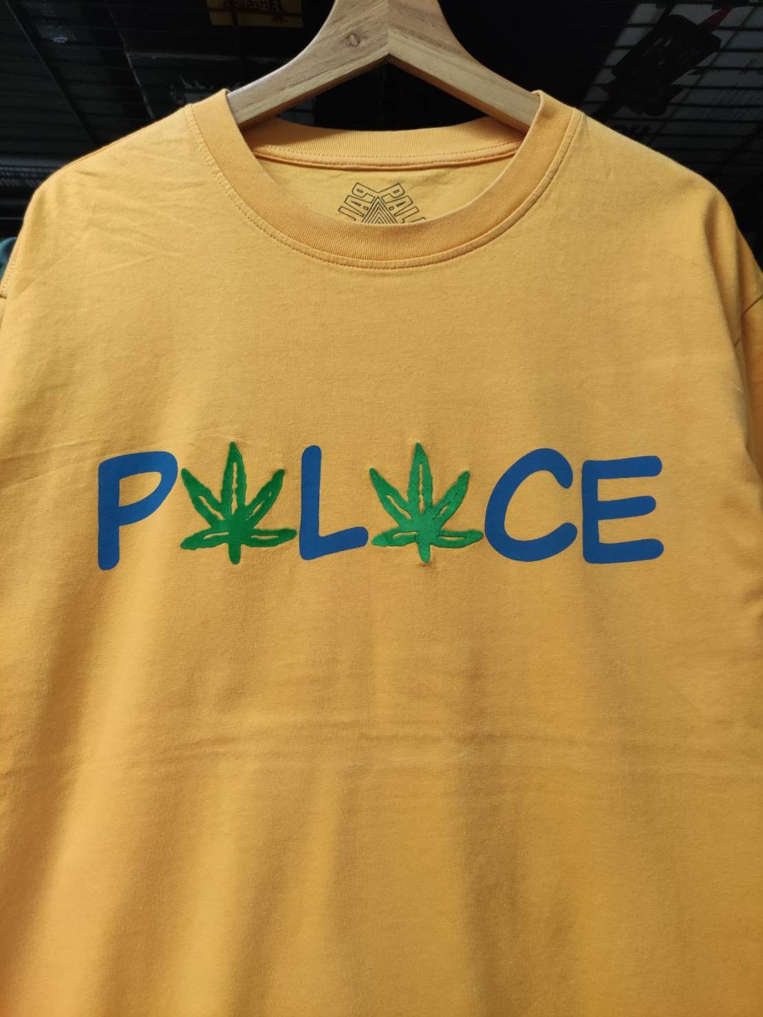 Palace Palace " Pwlwce " T-Shirt Size US XL / EU 56 / 4 - 1 Thumbnail