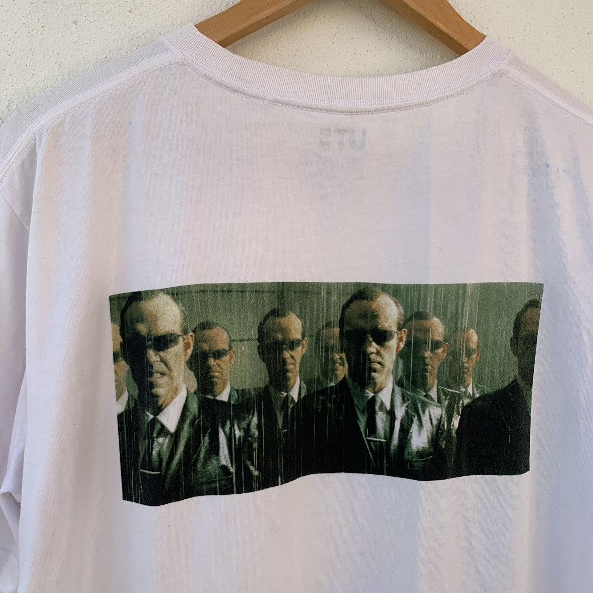 Uniqlo The matrix Neo Cyber Punk Movie Tee Size US L / EU 52-54 / 3 - 2 Thumbnail