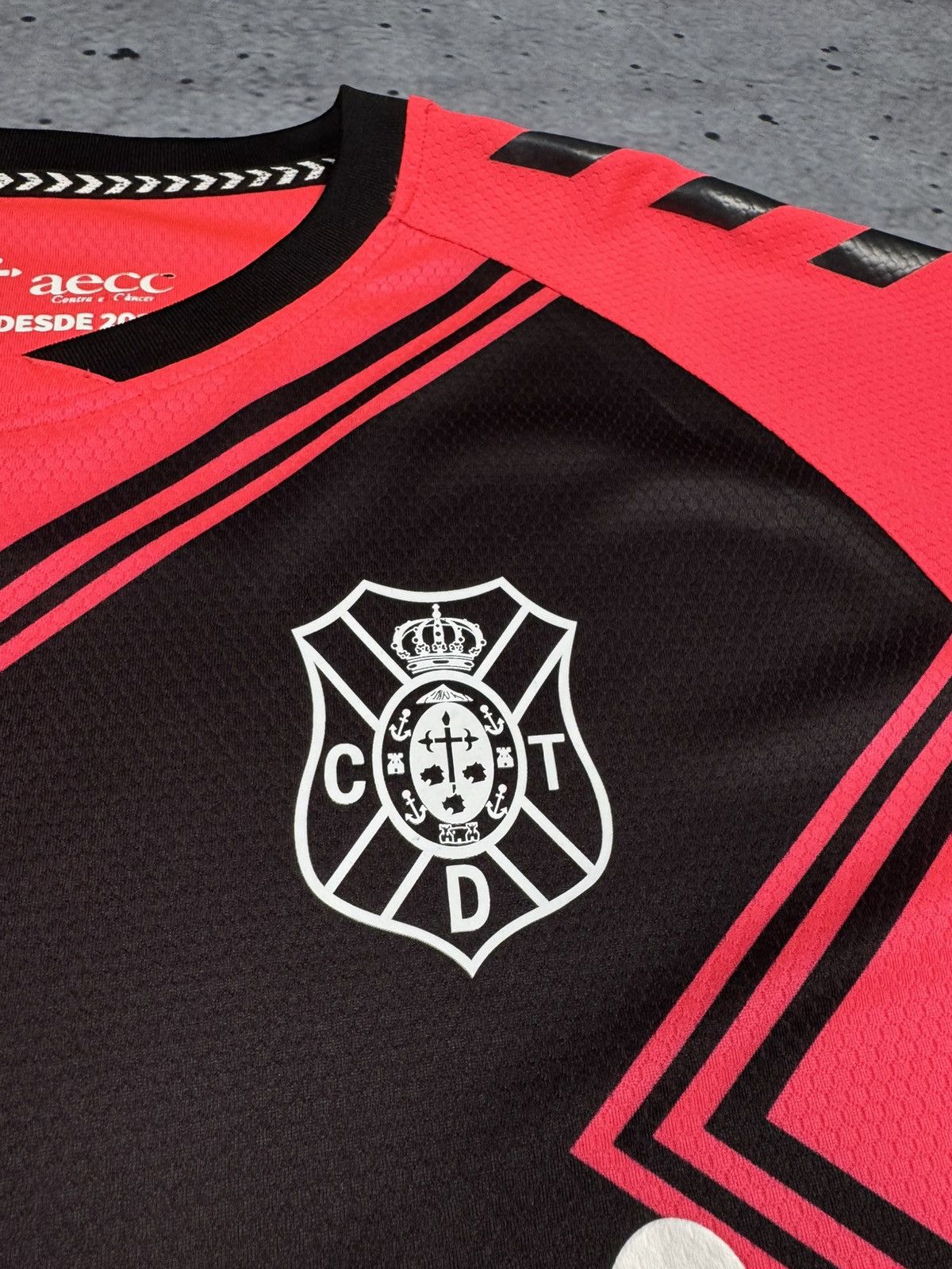 Hummel Tenerife Hummel 2021-2022 Third Football Jersey Size US L / EU 52-54 / 3 - 6 Thumbnail