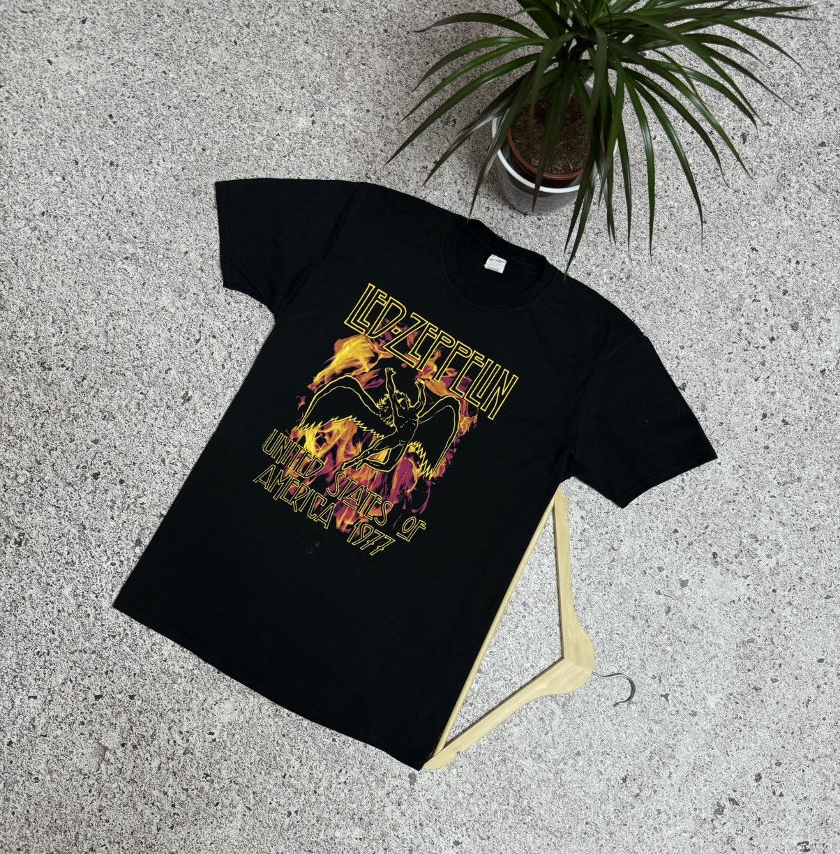 Band Tees × Vintage Vintage 2019 LED Zeppelin USA Rock Retro T-Shirt Y2K Hype Size US XL / EU 56 / 4 - 1 Thumbnail