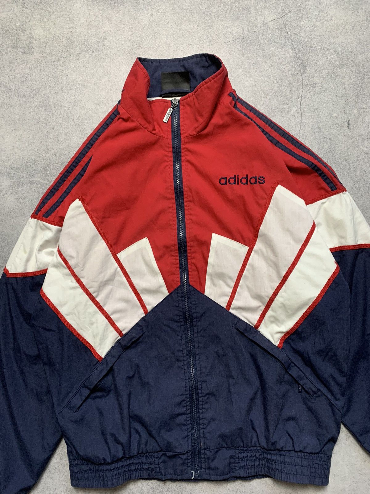 Vintage Vintage Adidas Tracksuit Nylon Drill Y2K jacket Size US M / EU 48-50 / 2 - 4 Thumbnail