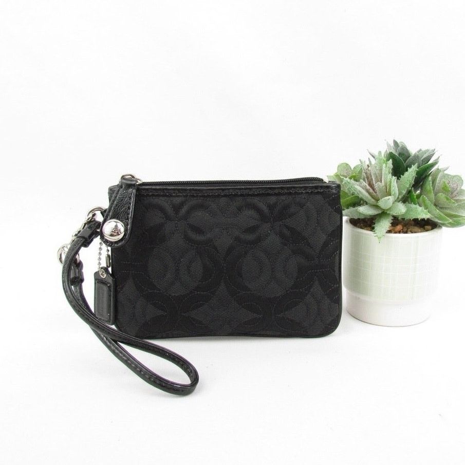 Coach Coach Quilted Black Wristlet w/Hangtag Size ONE SIZE - 2 Thumbnail