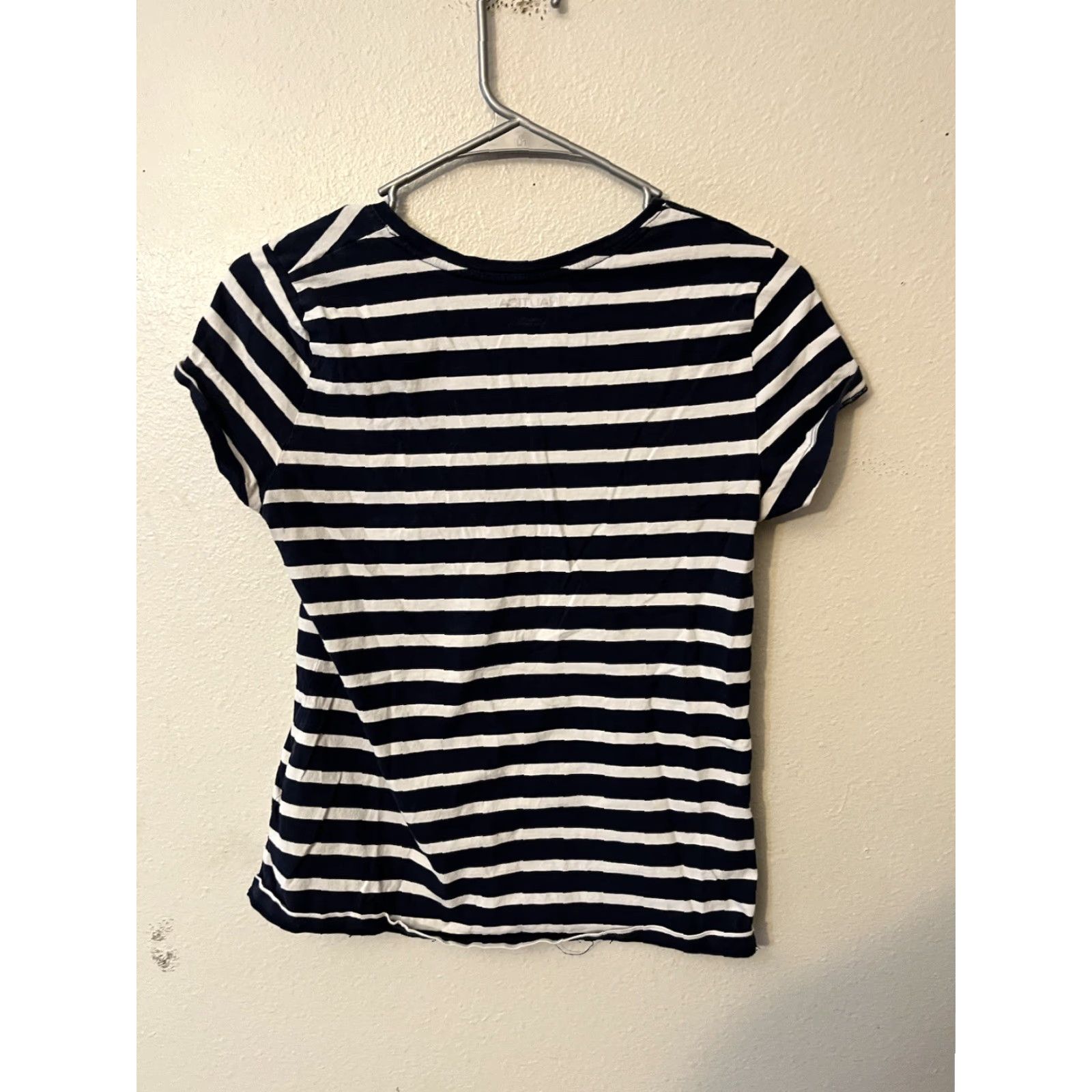 Nautica VINTAGE Nautica T-Shirt Womens S Blue Striped Short Sleeve V Neck 100% Cotton Pullover Size S / US 4 / IT 40 - 3 Thumbnail