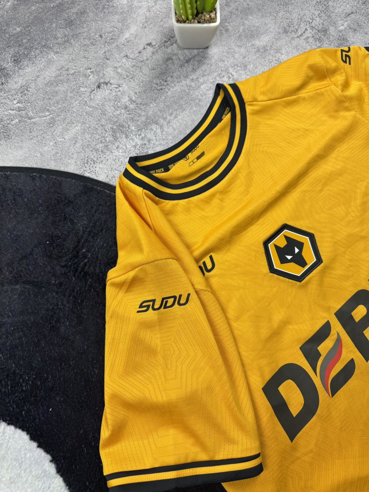 SUBU Wolverhampton Wanderers 2024/25 Home Shirt #10 CUNHA Size S Size US S / EU 44-46 / 1 - 9 Thumbnail