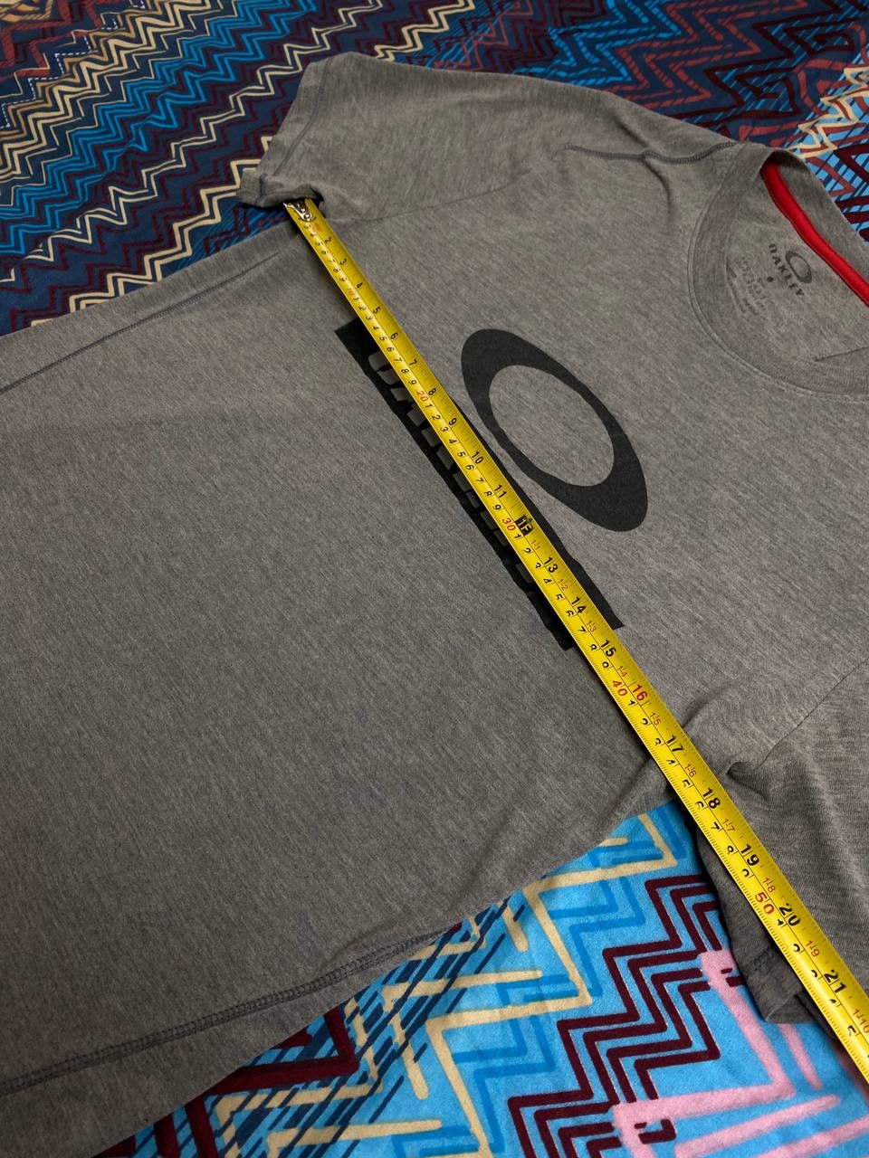 Oakley Streetwear T-Shirt Oakley big logo gray Y2K Vintage Size US S / EU 44-46 / 1 - 10 Thumbnail