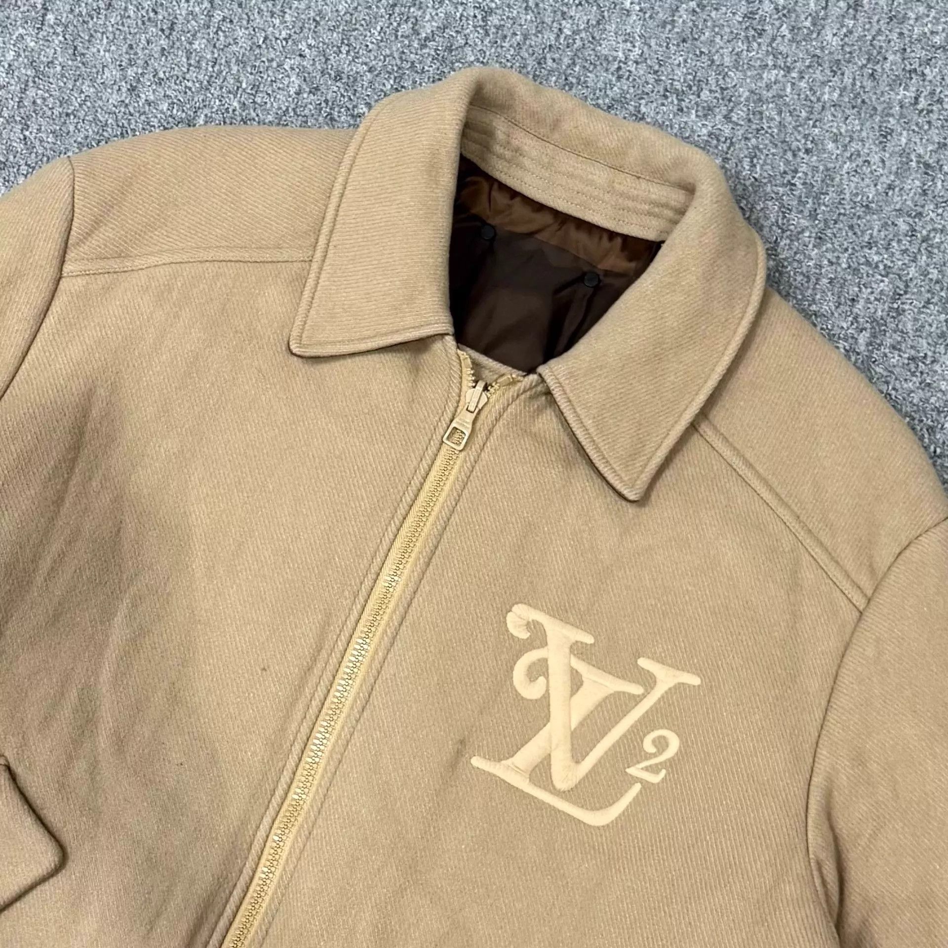 Louis Vuitton LV Khaki Embroidered Logo Double-Sided Cotton Jacket 50 99N Size US M / EU 48-50 / 2 - 3 Thumbnail
