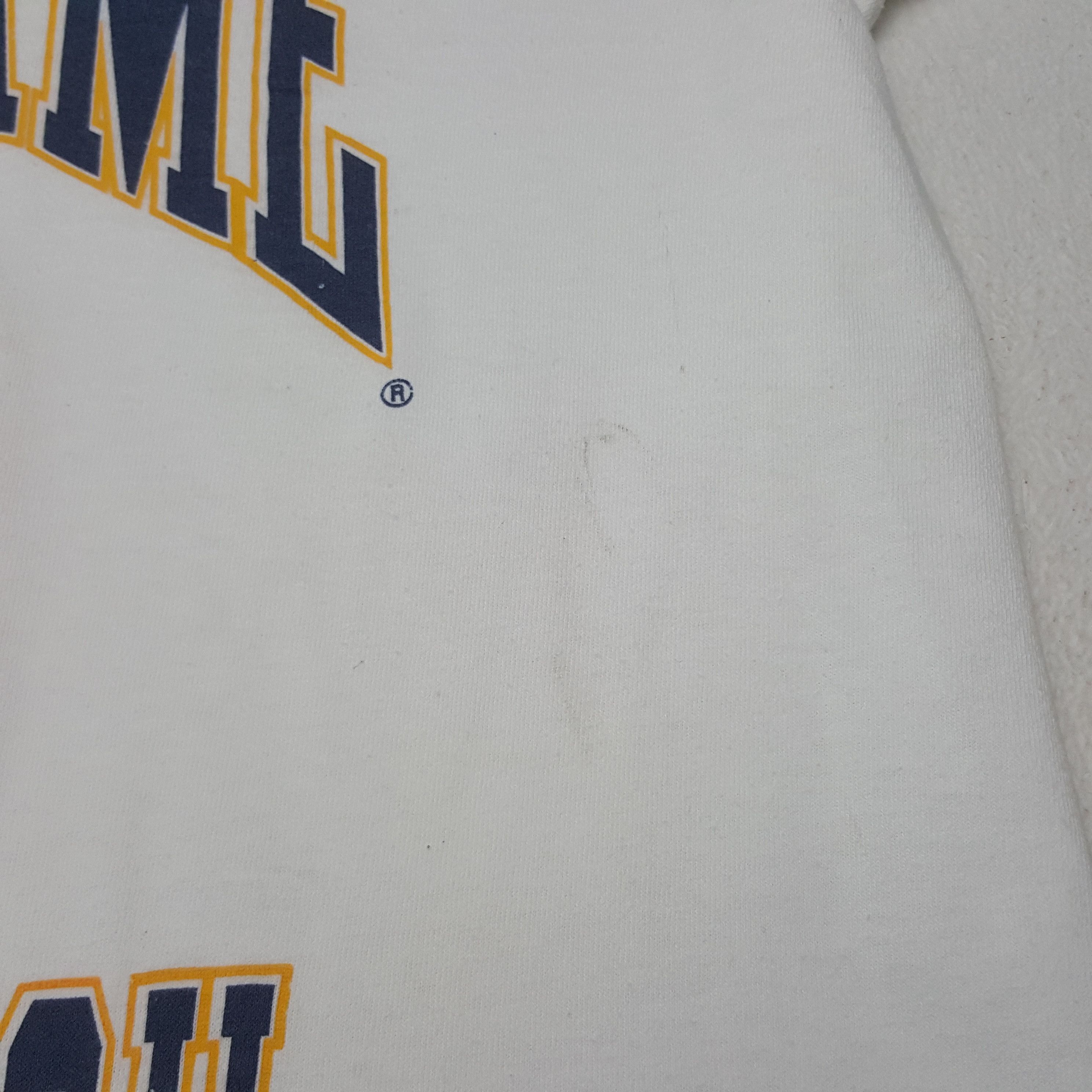Other Vintage Notre Dame University Football Team Tshirt C285N57 Size US L / EU 52-54 / 3 - 7 Thumbnail