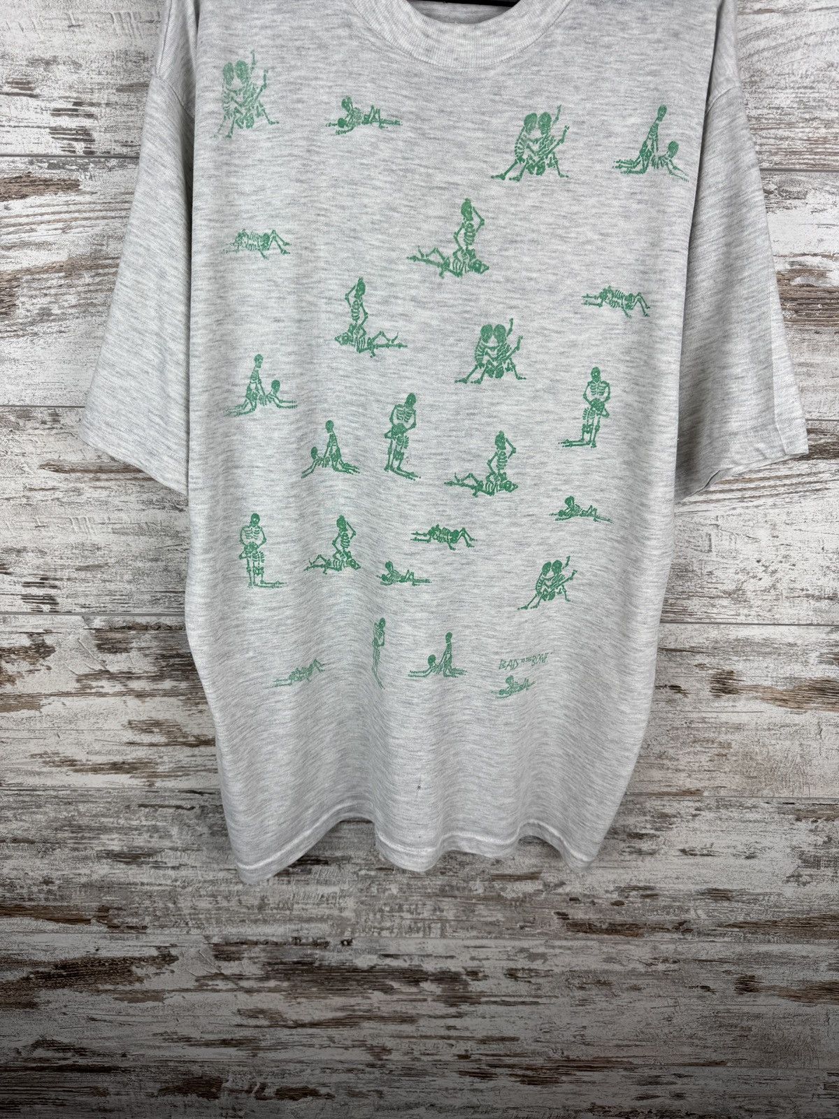 Vintage Vintage Fashion Victim 1990 Boning Skeletons Sex T-Shirt XL Size US XL / EU 56 / 4 - 4 Thumbnail