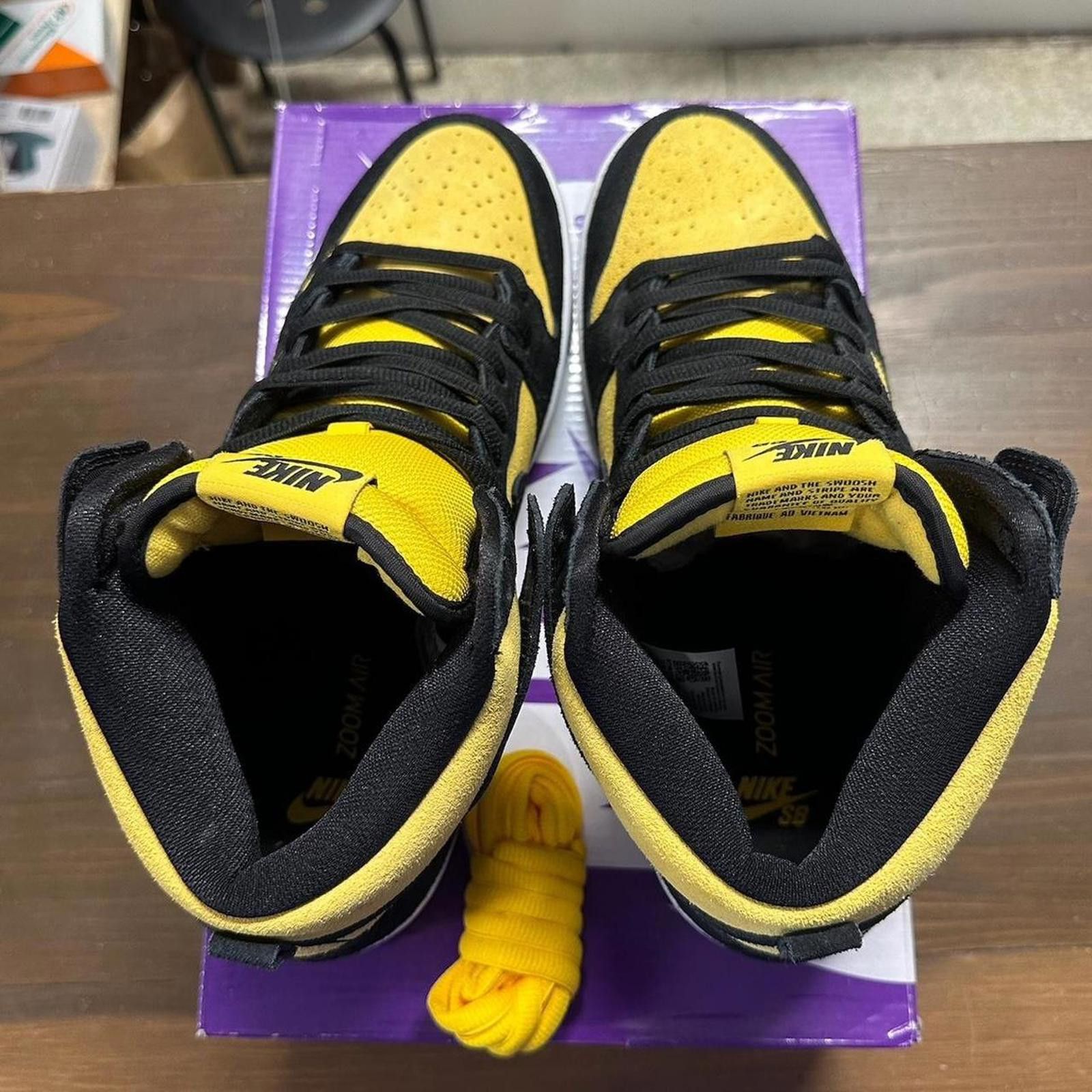 Nike Deadstock Nike SB Dunk High Goldenrod Size US 10.5 / EU 43-44 - 5 Thumbnail