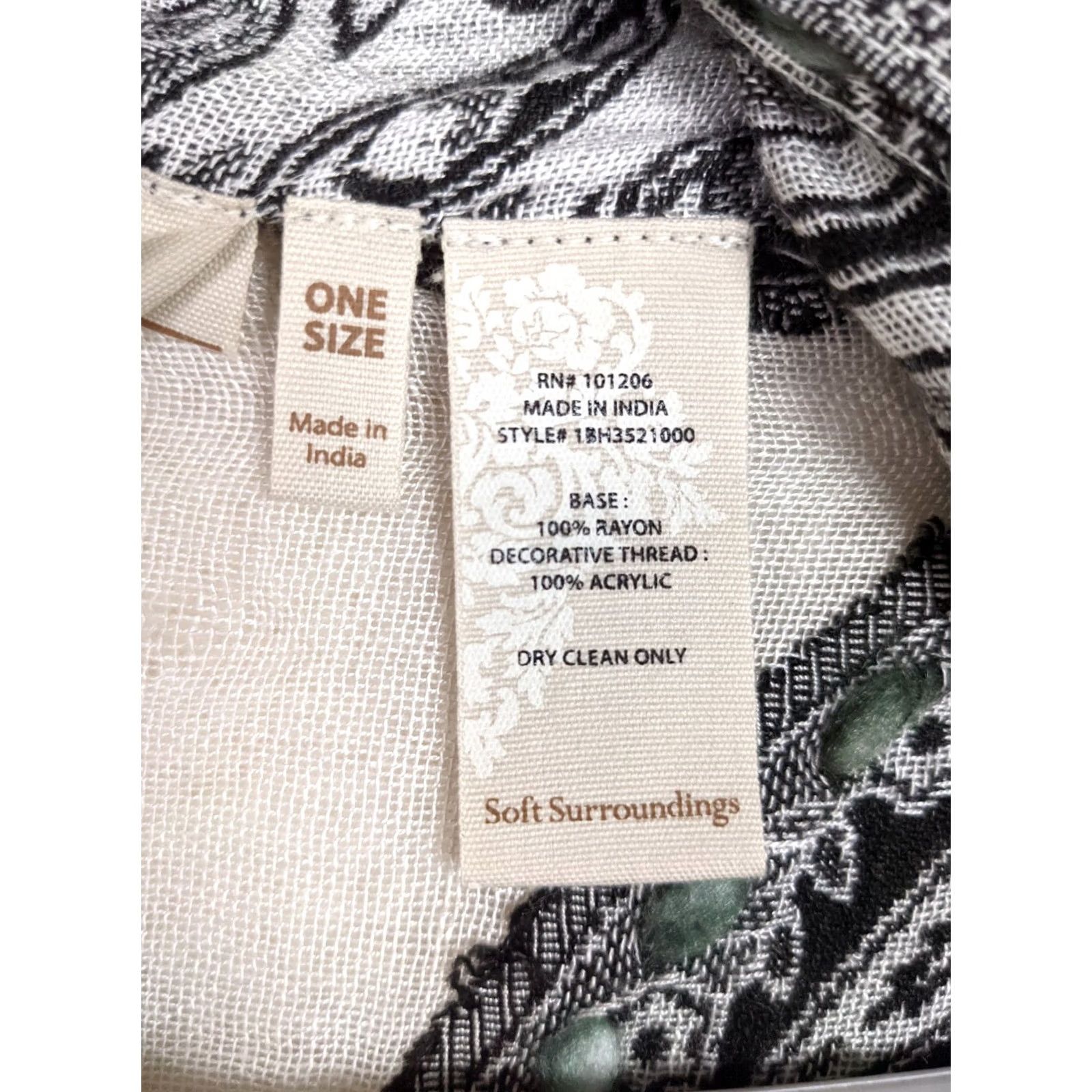 Soft Surroundings Soft Surroundings Women's Top Blouse Tunic V-Neck Sleeveless One Size Black Floral Short Sleeve Regular Size ONE SIZE - 6 Thumbnail