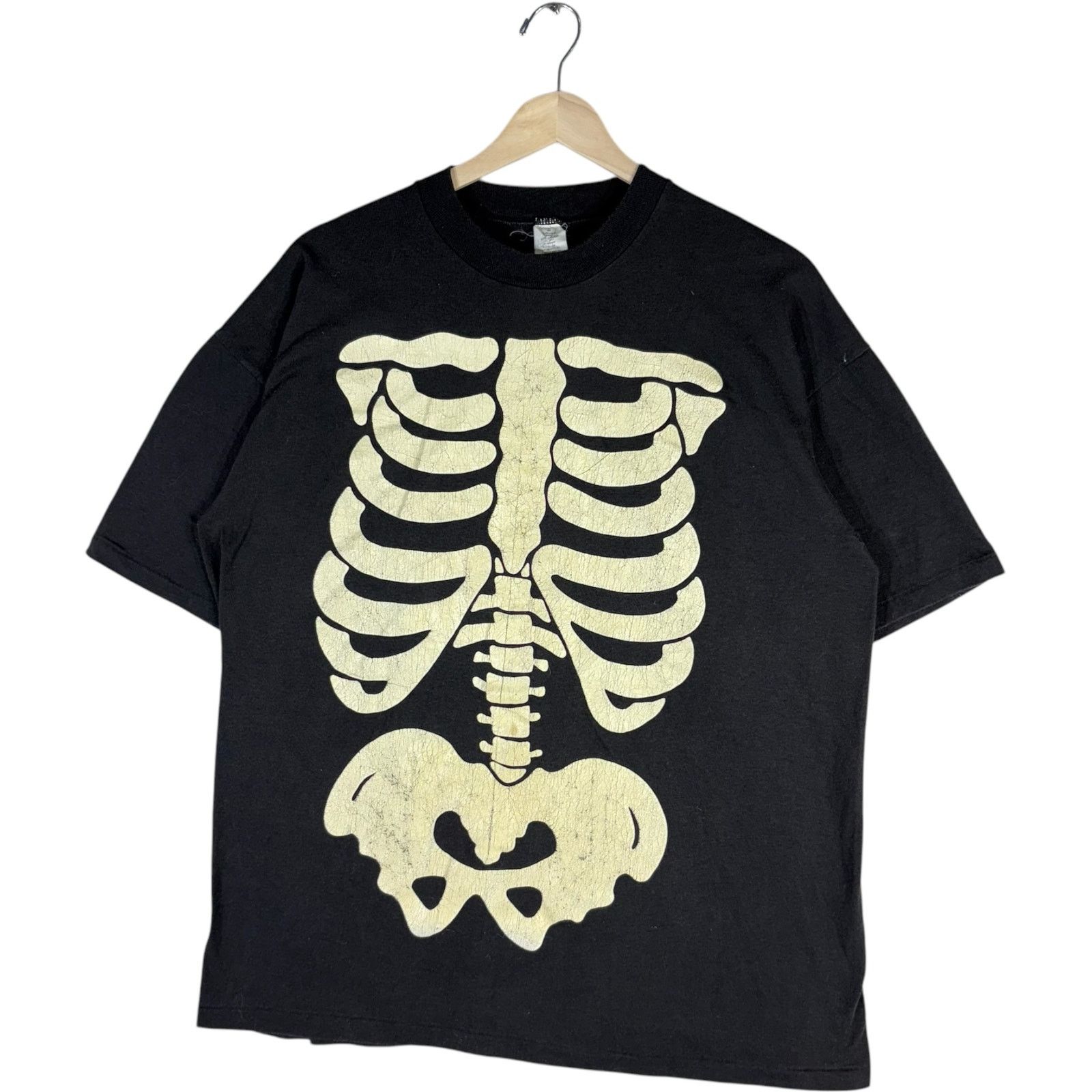 Vintage Vintage Hallmark Skeleton Ribcage Glow In The Dark Tee XL Size US XL / EU 56 / 4 - 1 Thumbnail