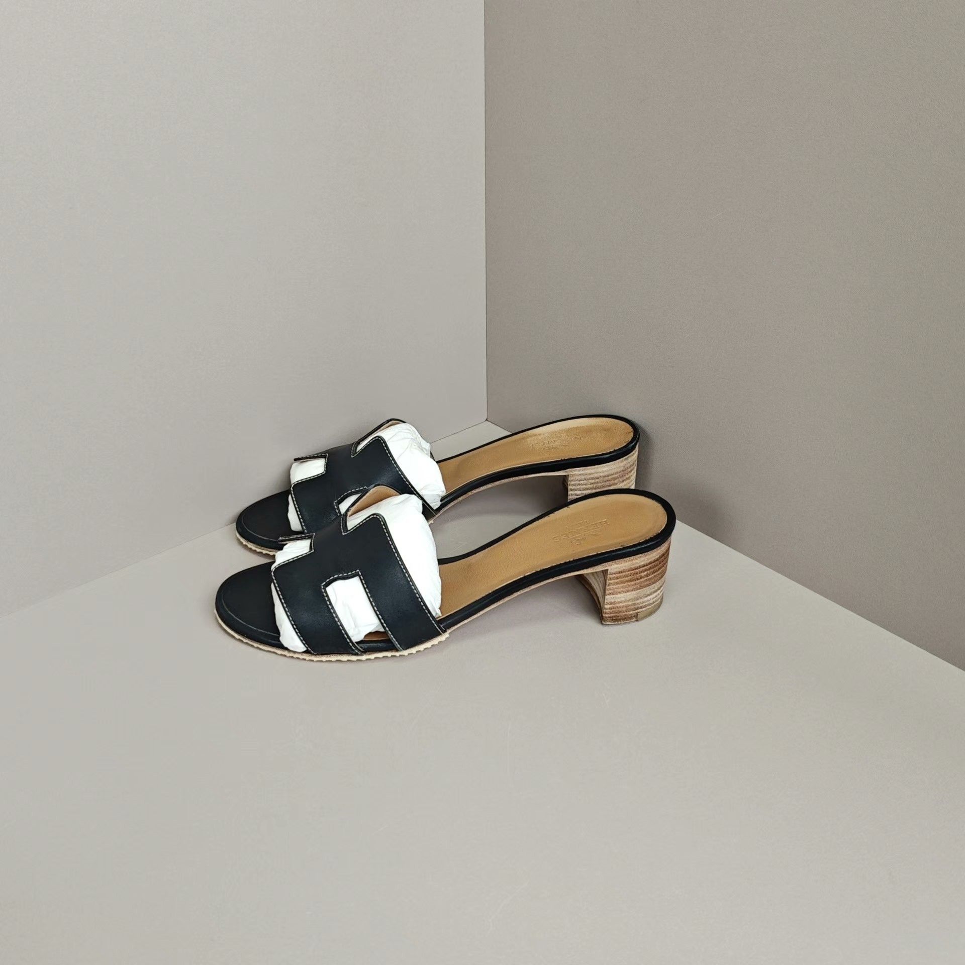 Hermes Hermes Sandals us_6 Women Size US 6 / IT 36 - 1 Thumbnail