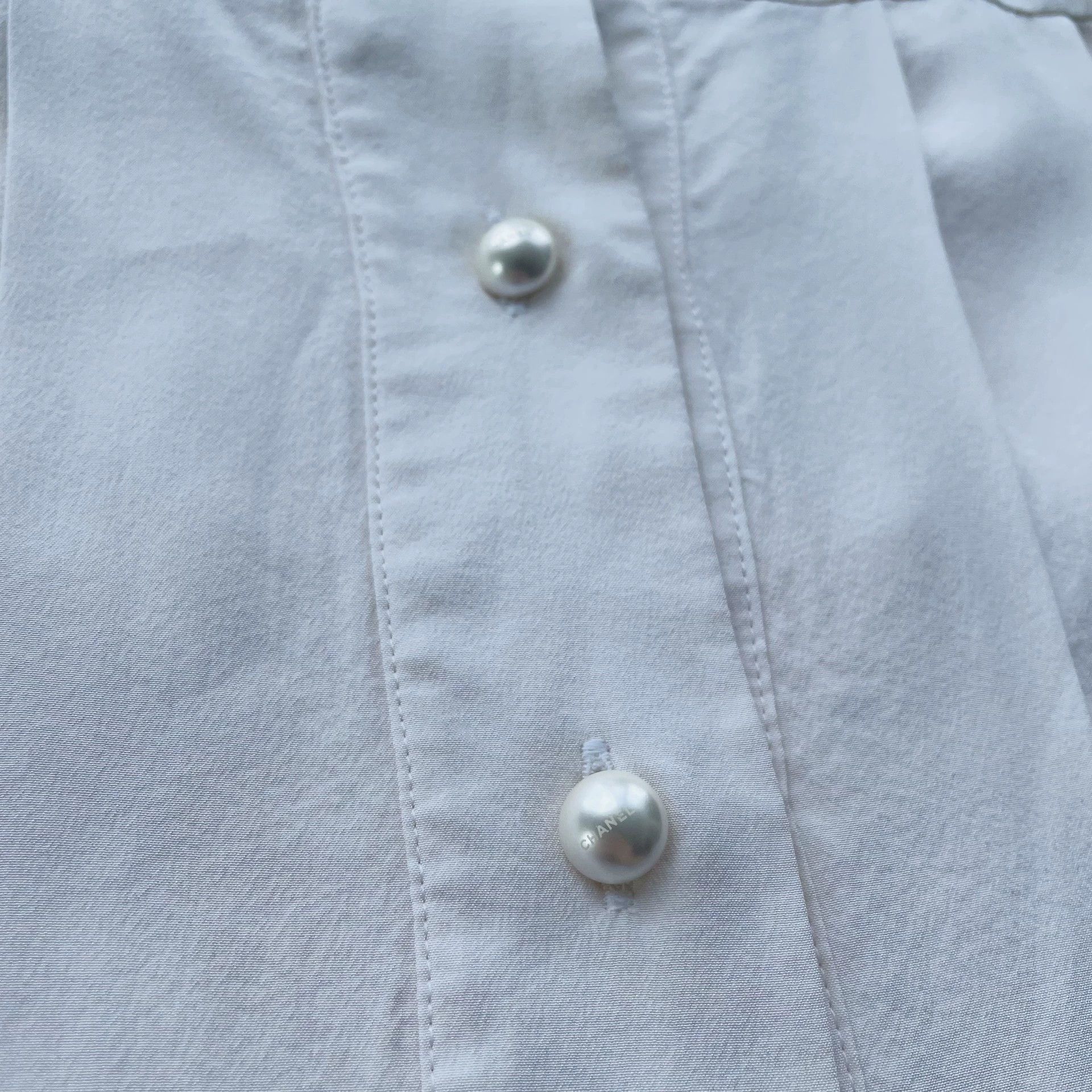 Chanel Chanel Pearl-Embellished Silk White Dress 38 (99 New) Size S / US 4 / IT 40 - 4 Thumbnail