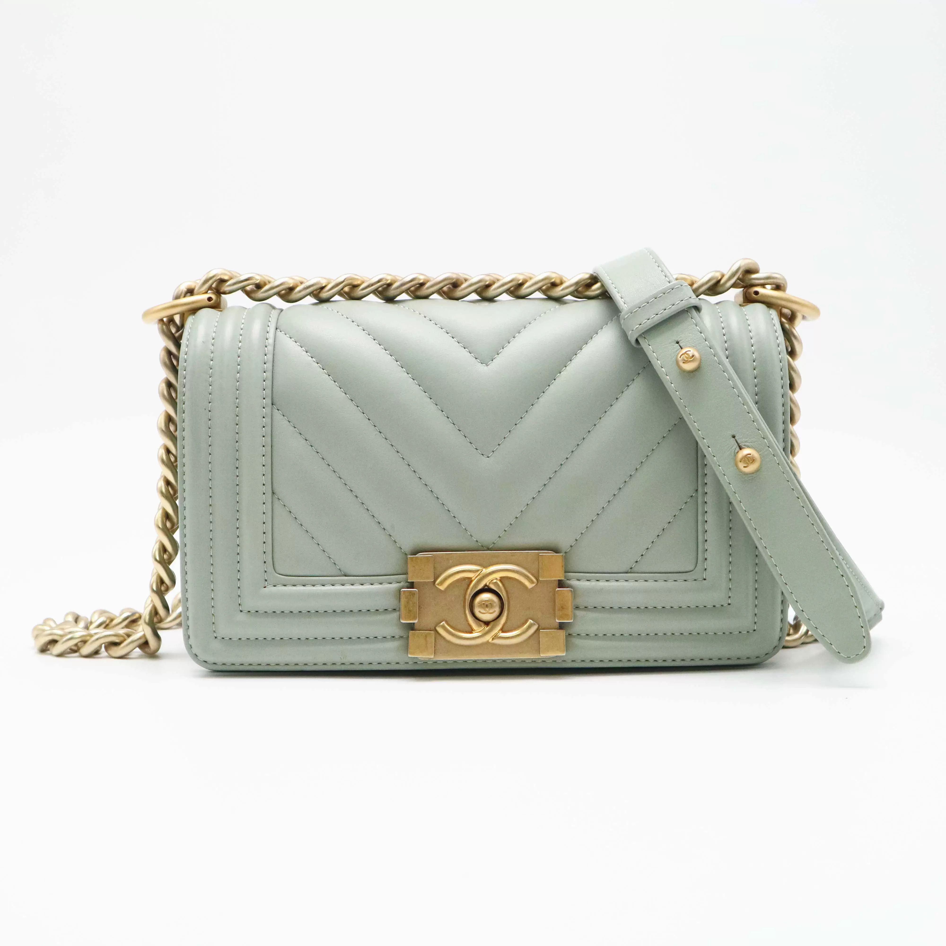 Chanel Pre-loved Bag Very good condition Size ONE SIZE - 1 Thumbnail