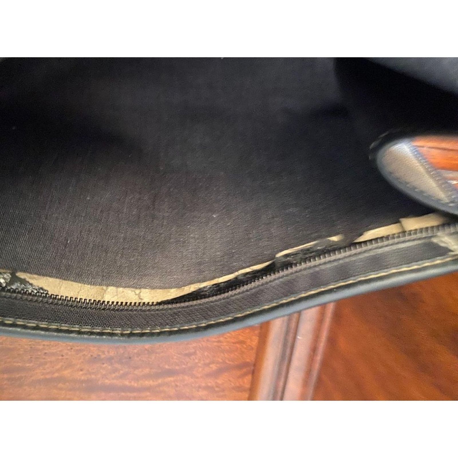 Fendi Vintage Fendi Stripe Leather Makeup Bag Handbag Size ONE SIZE - 5 Thumbnail