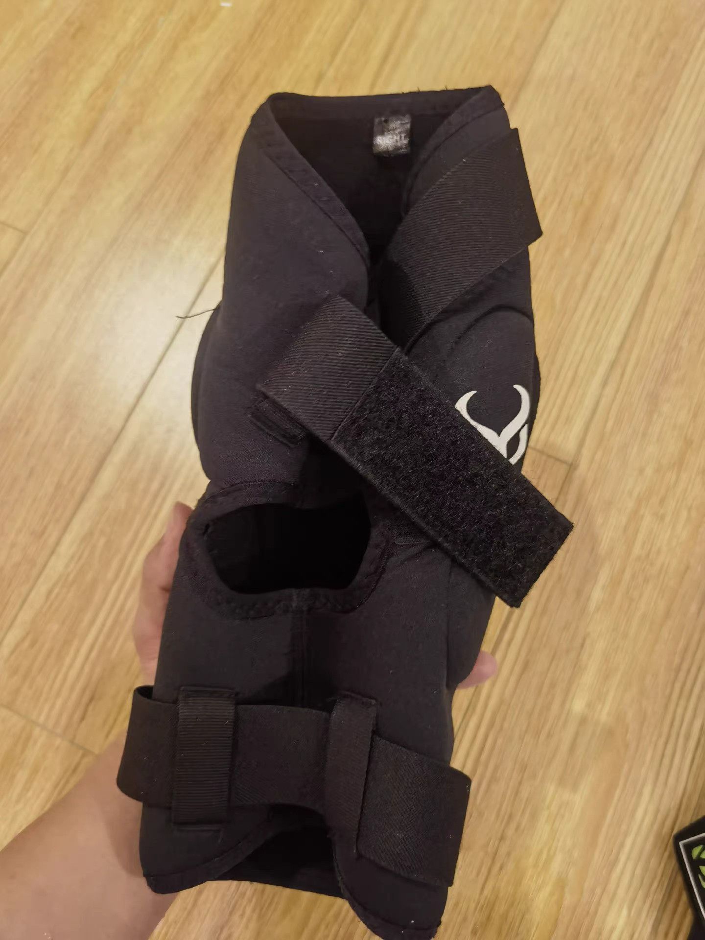Demon Demon Knee Pads K17 Size ONE SIZE - 4 Thumbnail
