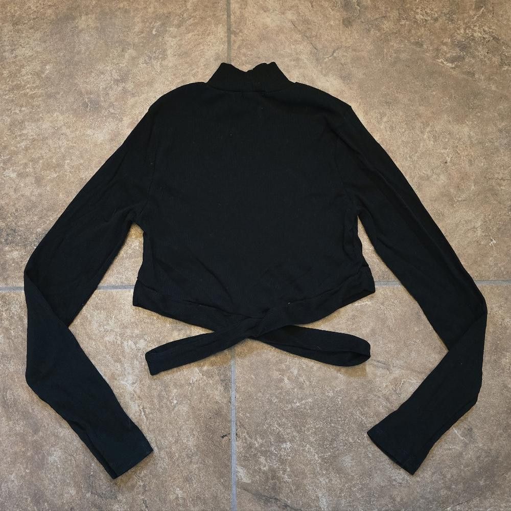 Designer Black Cross Wrapped Ambiance Crop Long Sleeve Size L / US 10 / IT 46 - 2 Thumbnail