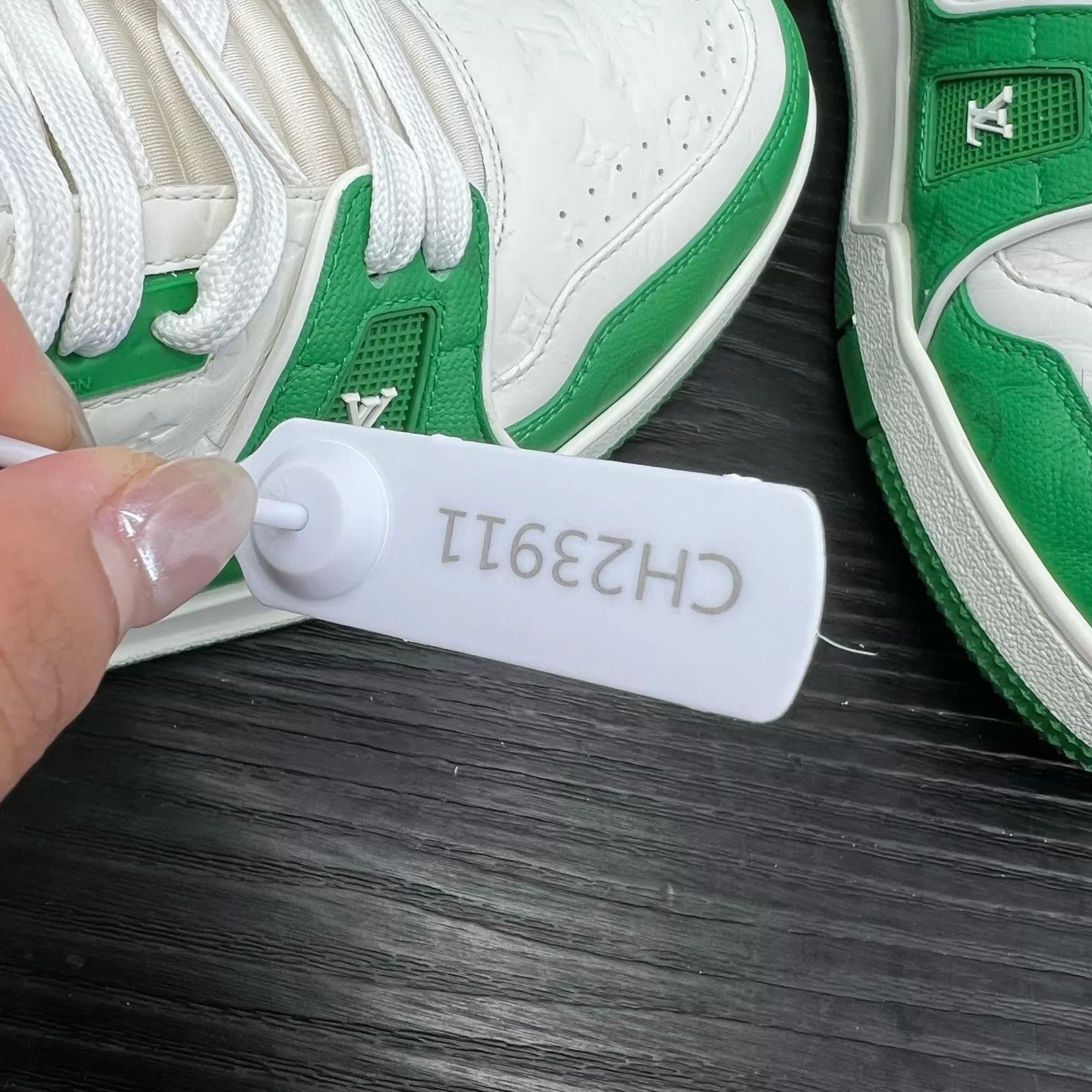 Louis Vuitton LV Trainer White Green Embossed 7.5/41.5 Worn 2x Size US 8.5 / EU 41-42 - 9 Thumbnail