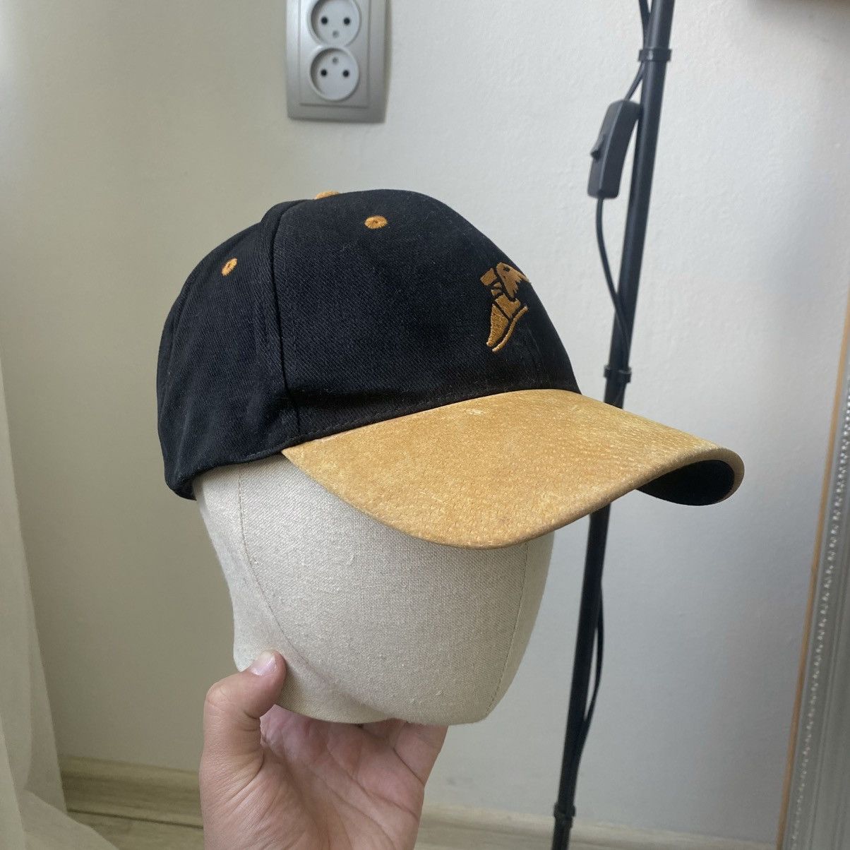 Formula 1 Vintage Racing Good Year cap hat leather Y2K ferrari F1 Size ONE SIZE - 1 Thumbnail