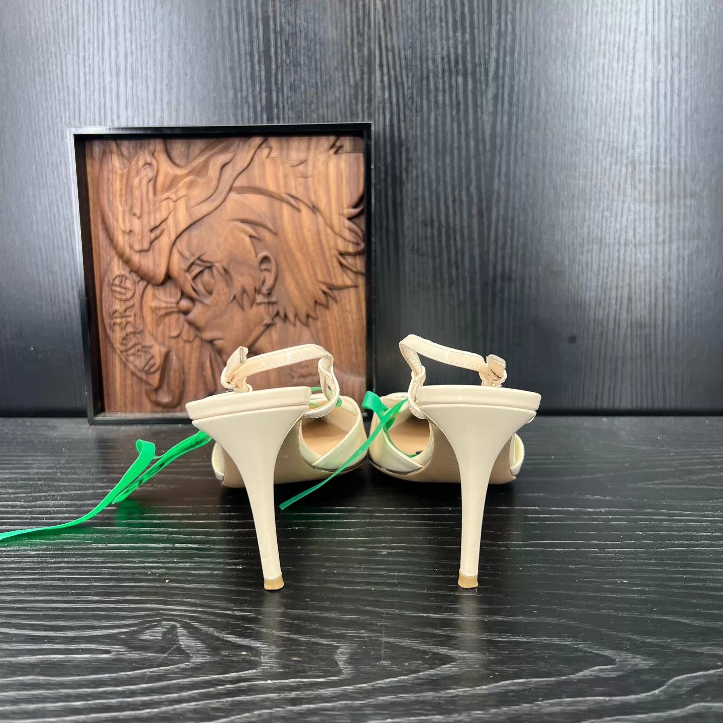 Valentino Valentino Beige V Heels 37 Near new Size US 6.5 / IT 36.5 - 5 Thumbnail