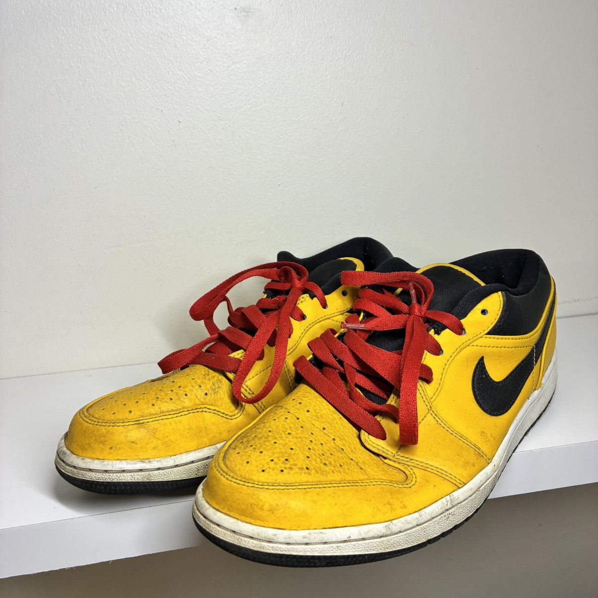 Jordan Brand Men's Size 10.5 Nike Air Jordan 1 Low University Gold Black Size US 10.5 / EU 43-44 - 3 Thumbnail
