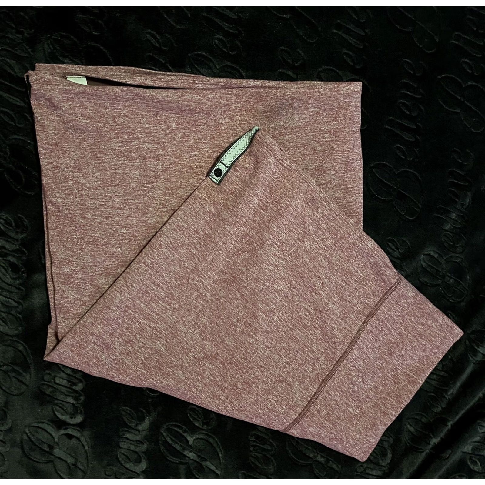 Lululemon Lululemon Scarf Infinity Scarf OS Pink Customizable Snap Vinyasa OS Pink Women Women Green? Size ONE SIZE - 5 Thumbnail