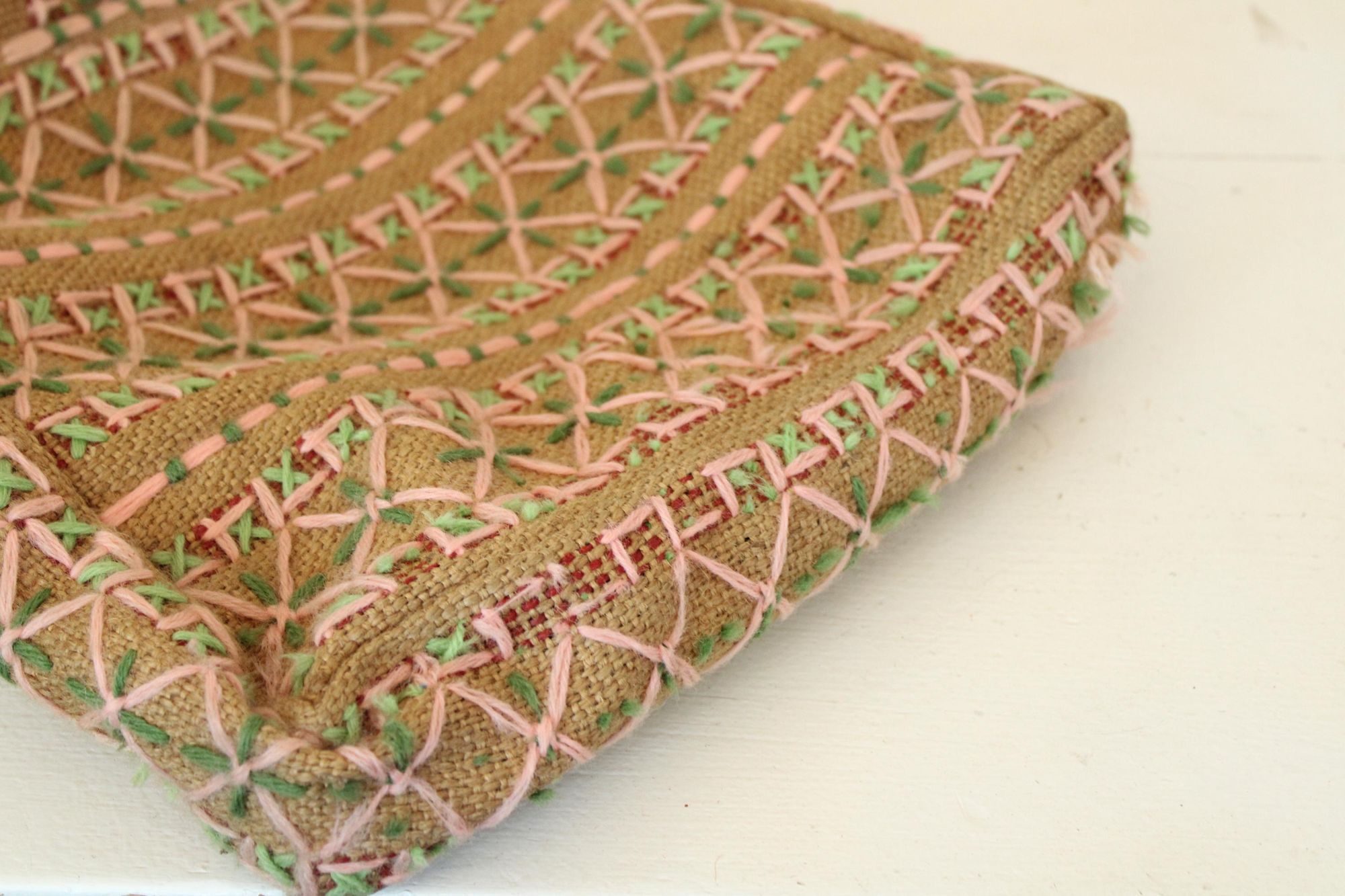 Vintage Vintage 1960s 1970s Bag, Embroidered Burlap Purse, Handled M Size ONE SIZE - 5 Thumbnail