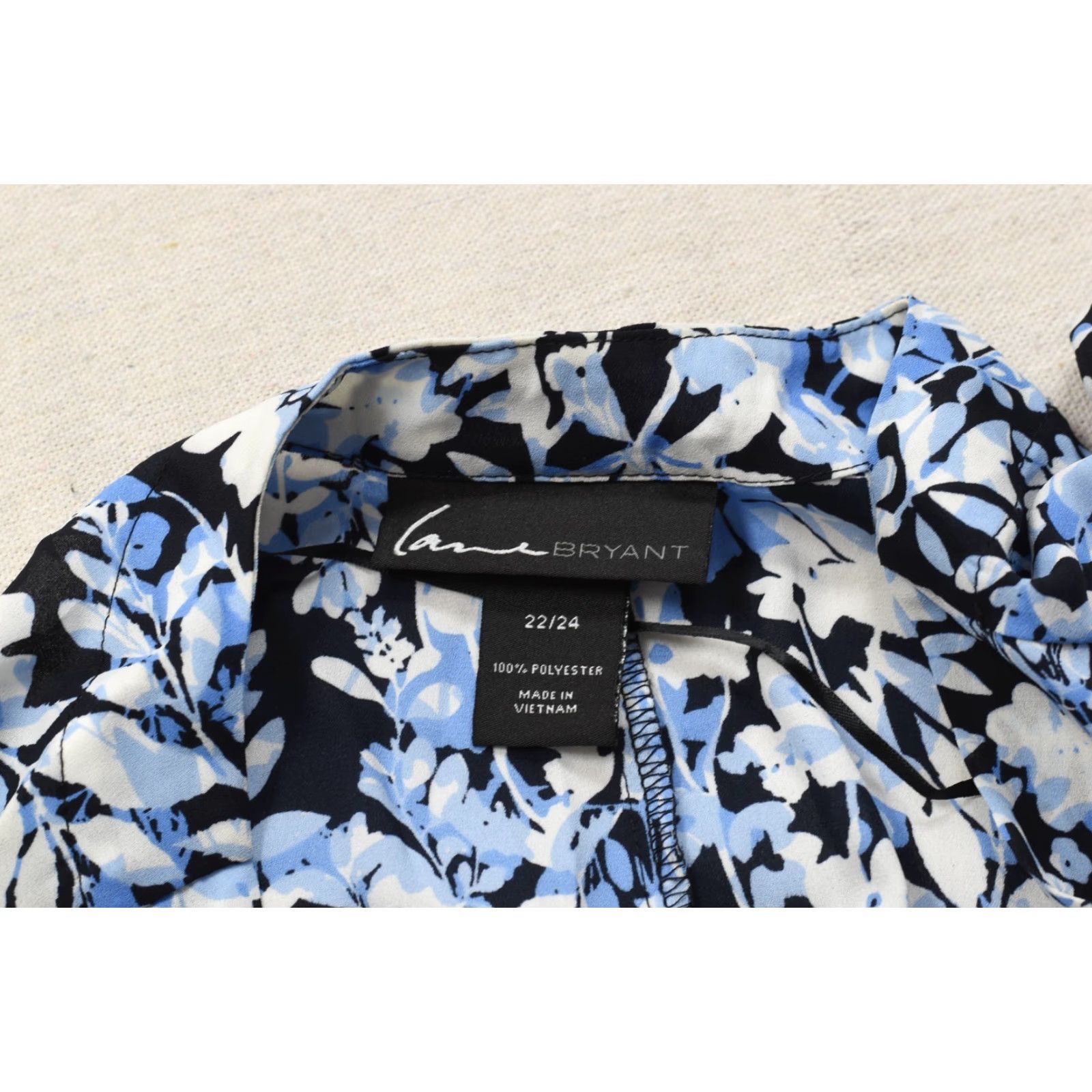 Vintage Lane Bryant Women Blouse Floral Kimono Sleeve Blue White Short Sleeve V-Neck Open Front Plus Size 22/24 Polyester Casual Spring Summer Fall Womens Size 4XL / US 24-26 - 8 Thumbnail