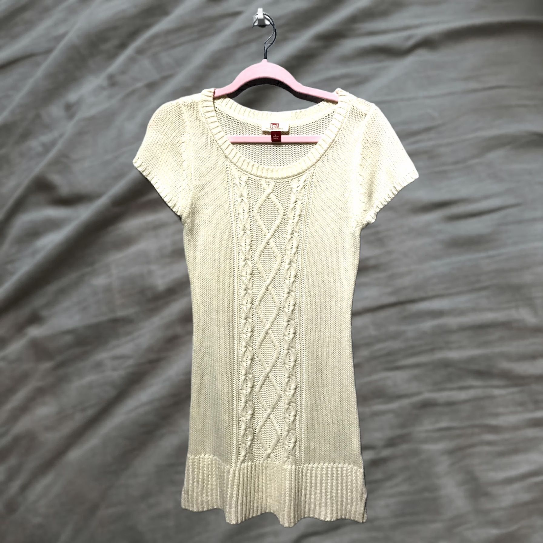 cream short sweater dress Vintage LEI Sleeve Pullover Knit Women L Ivory Knit Sweater Dress Casual - Sized L, Short Sleeve, Vintage: No Iron Low Heat Otis Off-Shoulder Maxi Dress Dress Style_Mini Style:Slim A-Line short tight sweater dress