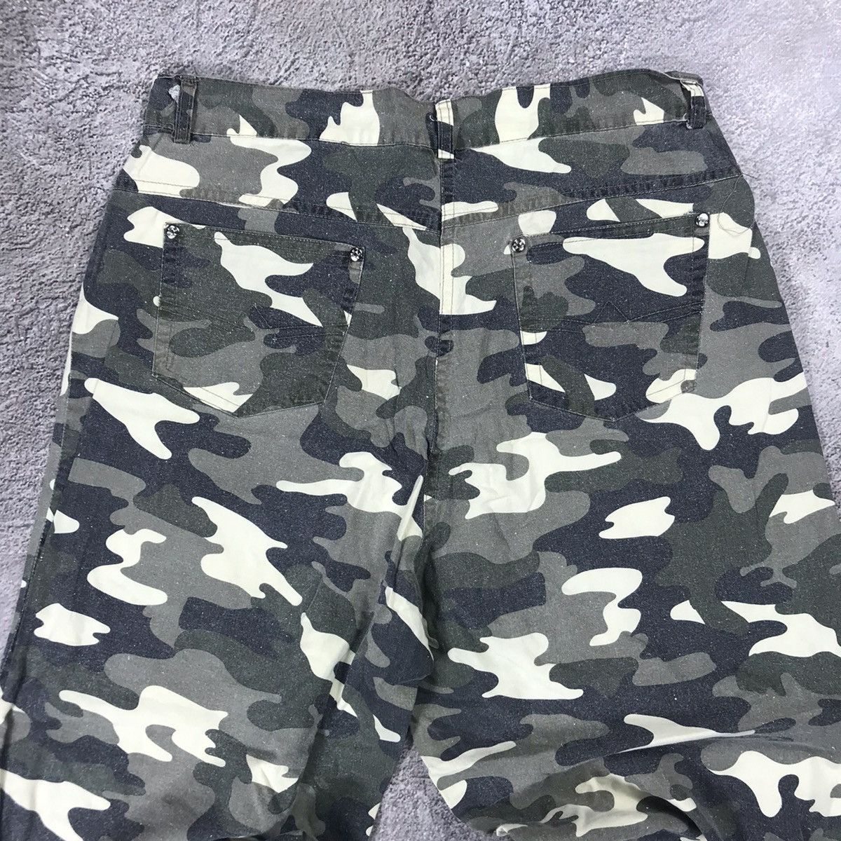 Vintage Vintage Y2K Camo Baggy Cargo Pants Parachute Streetwear 28 Size 28" / US 6 / IT 42 - 5 Thumbnail