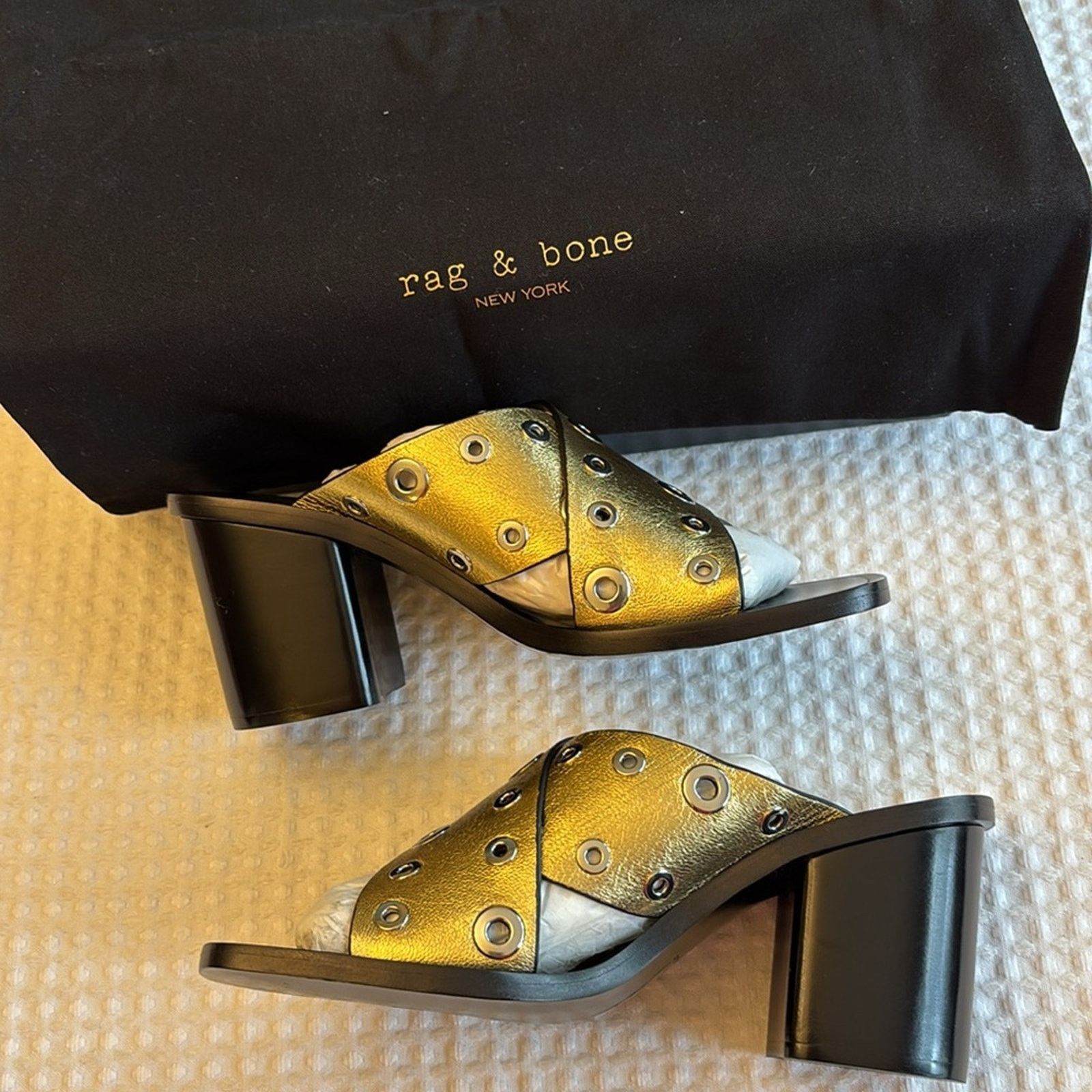 Rag & Bone NEW! Rag & Bone 7 Paige Grommet Gold Black Slide Sandal Heel Size US 7 / IT 37 - 4 Thumbnail