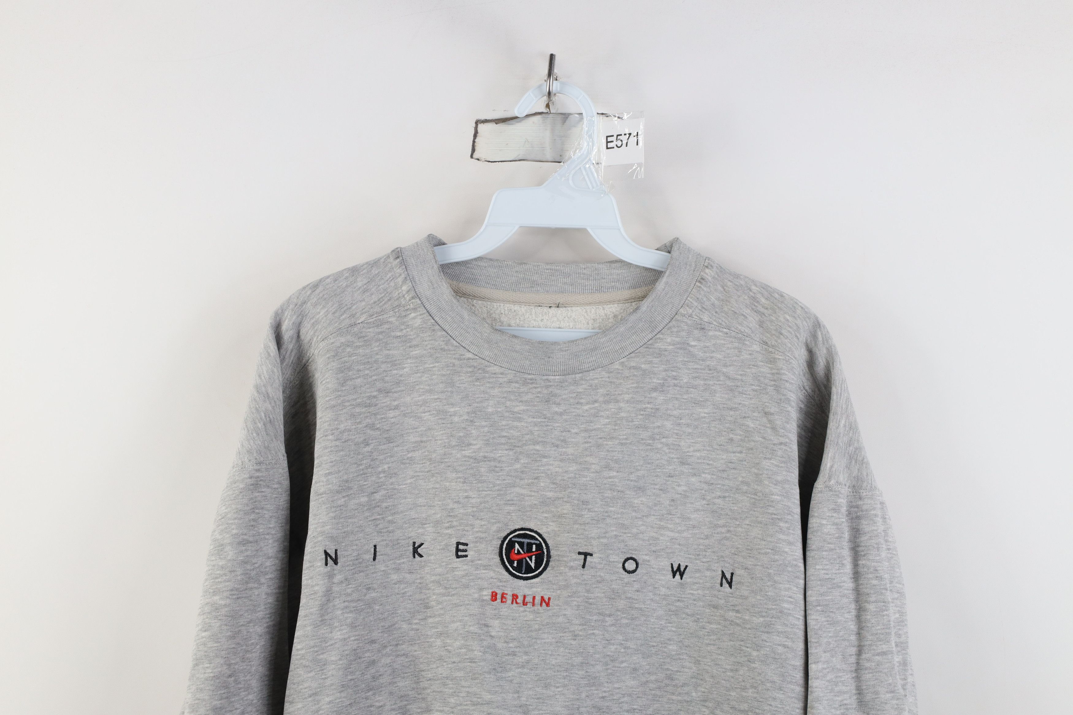 Nike Vintage 90s Nike Center Swoosh Nike Town Berlin Sweatshirt Size US M / EU 48-50 / 2 - 2 Thumbnail