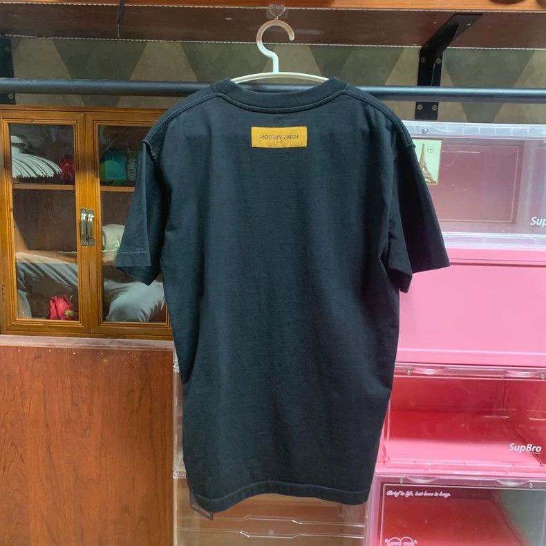 Louis Vuitton Louis Vuitton Black gesture short sleeves Size US S / EU 44-46 / 1 - 2 Thumbnail