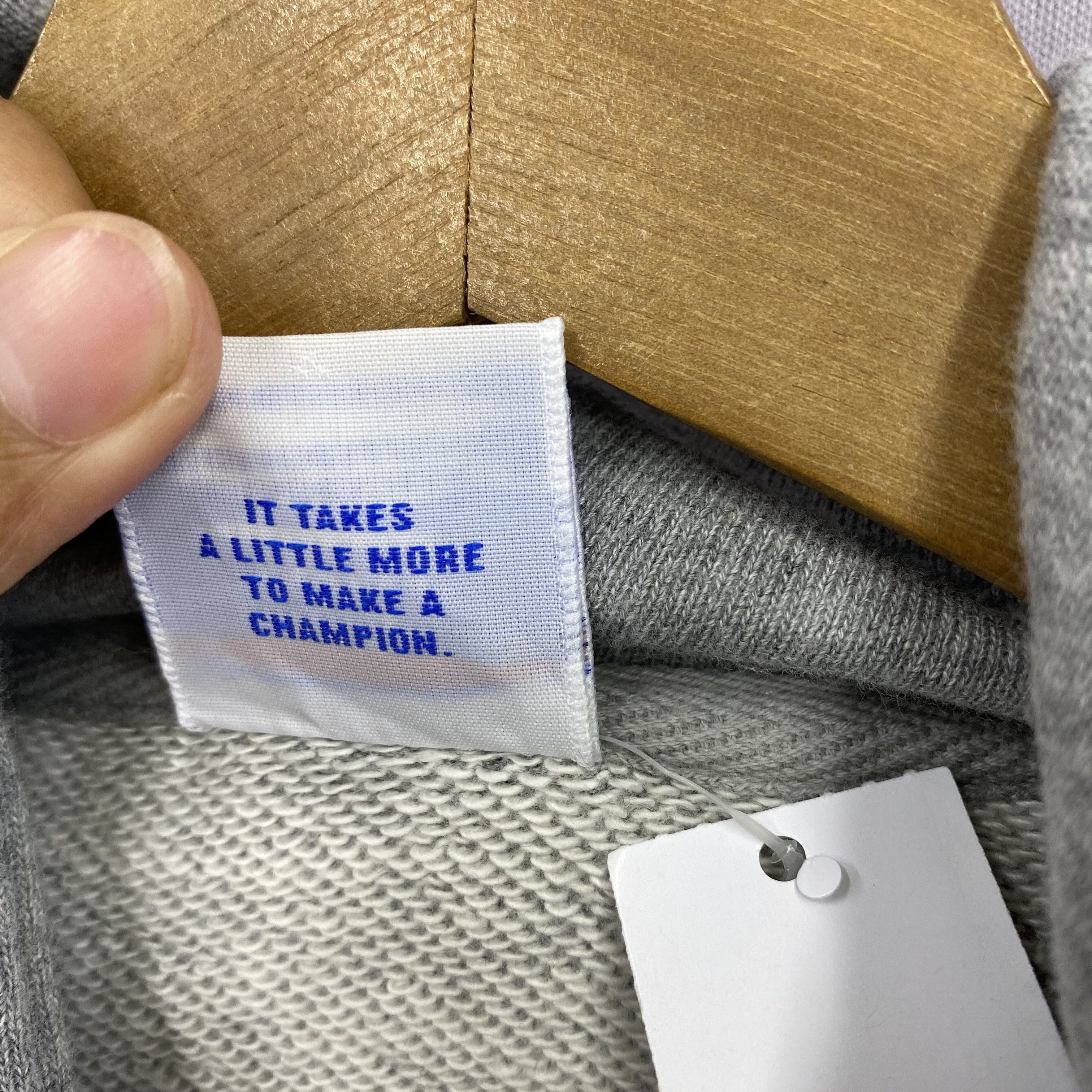 Champion Vintage Champion Sweater Y2K Hoodie Zipper Sweatshirt Size US S / EU 44-46 / 1 - 11 Thumbnail
