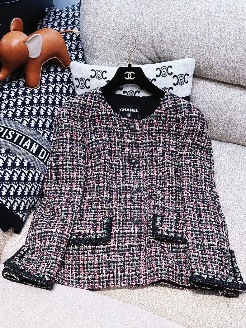 Chanel Chanel 19 spring and summer classic tweed pink purple gree Size XS / US 0-2 / IT 36-38 - 1 Thumbnail