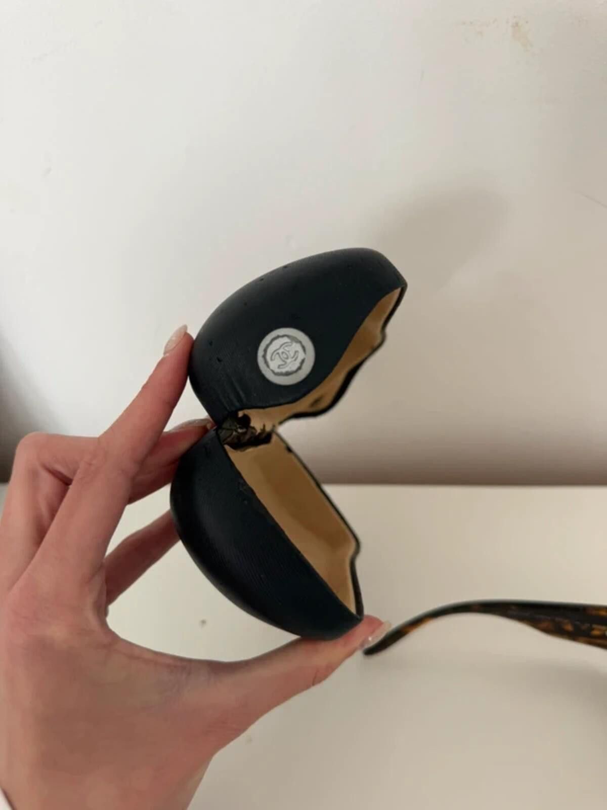 Chanel Chanel 6022-Q Oversized Tortoiseshell Sunglasses Size ONE SIZE - 12 Thumbnail