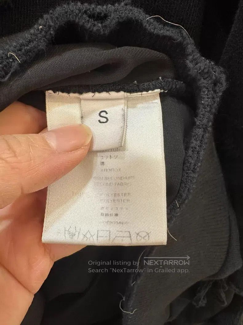 Givenchy Givenchy Classic Black and White Big Hole Letter Logo Swea Size US S / EU 44-46 / 1 - 5 Thumbnail