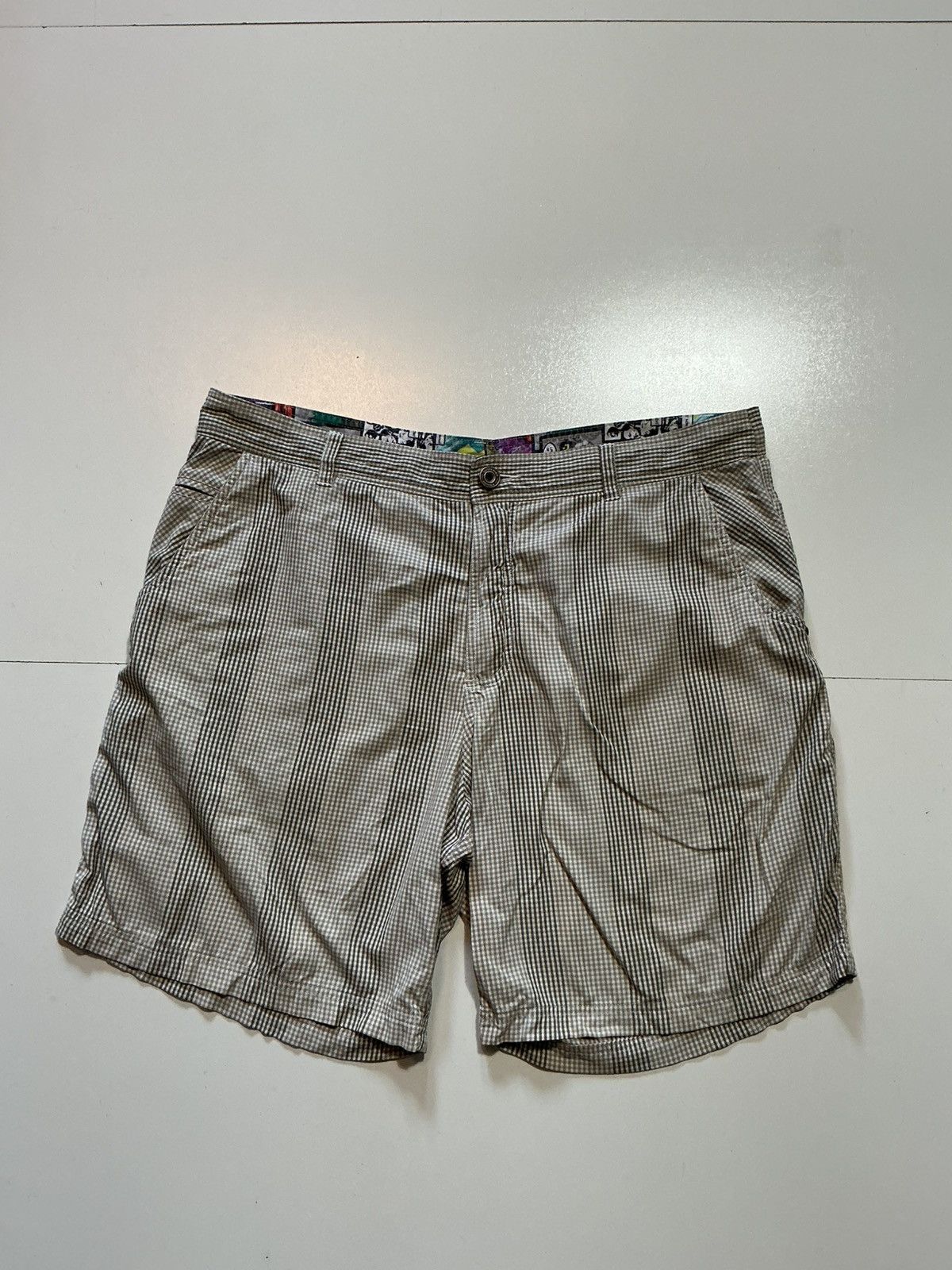 Lululemon Lululemon Athletica Kahuna Performance Golf 8" Inseam Shorts Size US 40 / EU 56 - 1 Thumbnail