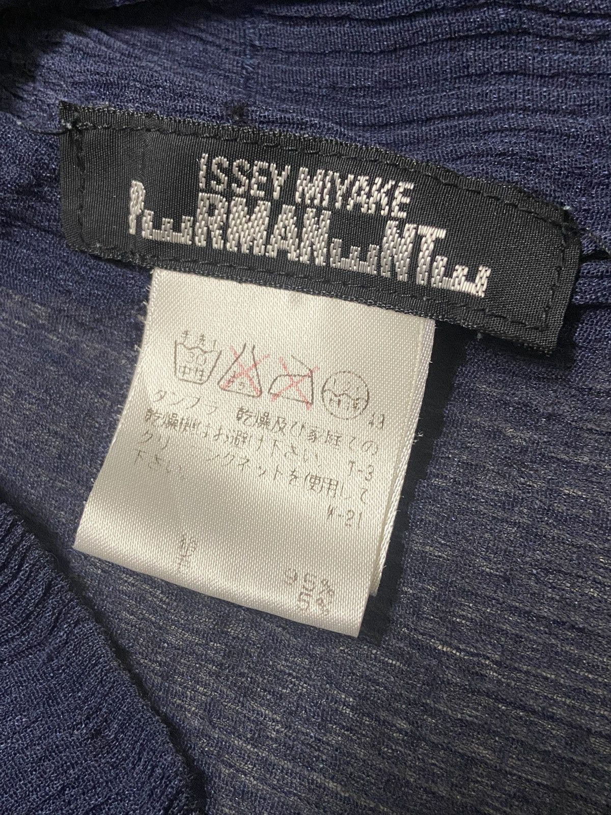 Designer × Issey Miyake × Pleats Please Issey Miyake Issey Miyake Permanente Pleated Blouse Size XS / US 0-2 / IT 36-38 - 4 Thumbnail