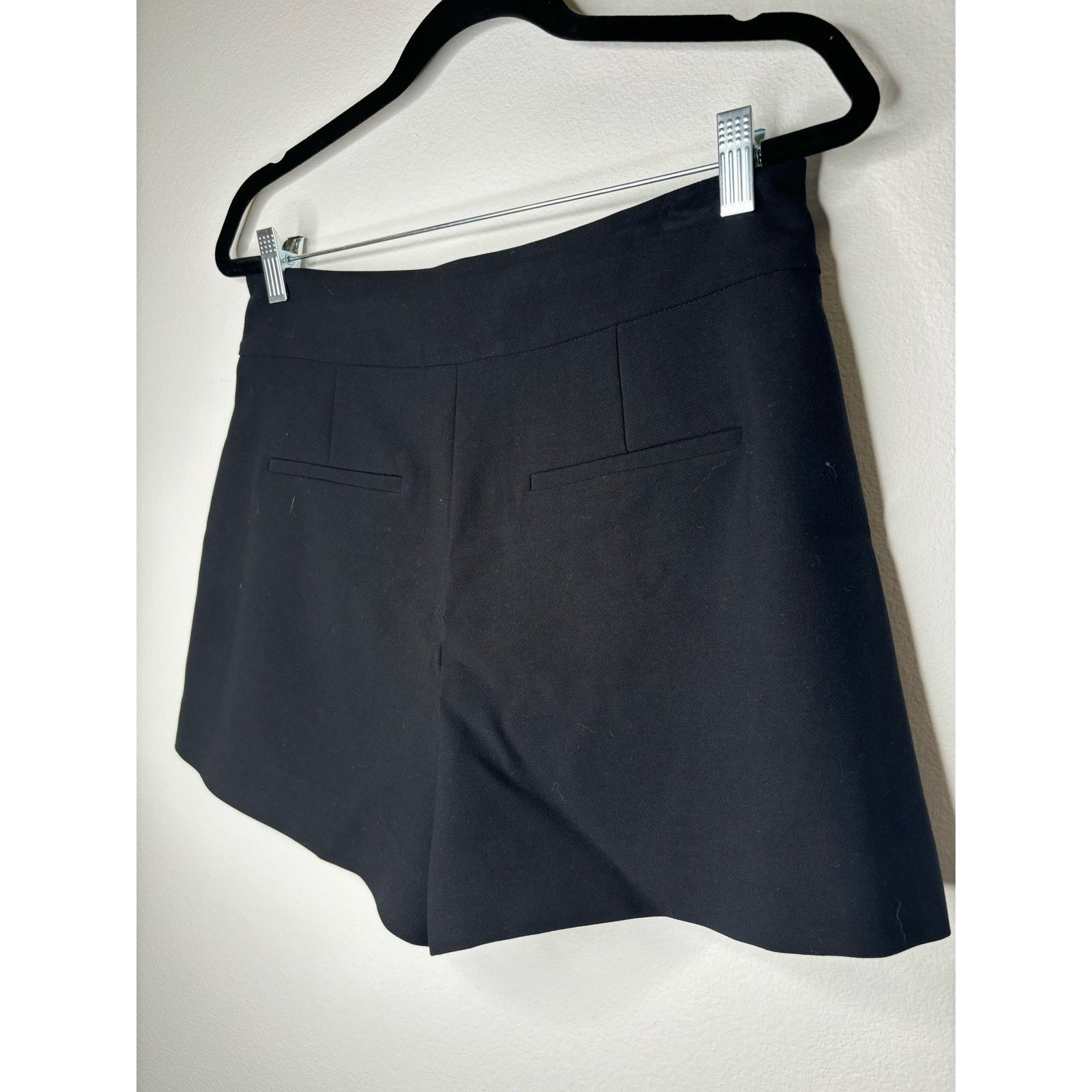 Alice + Olivia Alice + Olivia black pleated shorts ￼ Size 30" / US 8 / IT 44 - 2 Thumbnail