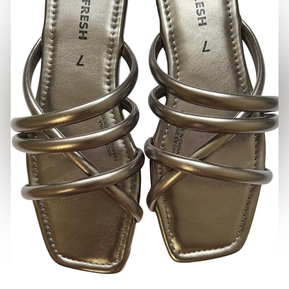Joe Freshgoods Joe Fresh Silver summer chic flats Size 7 Size US 7 / IT 37 - 5 Thumbnail