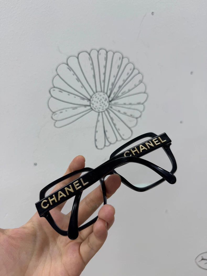 Chanel Chanel Black Logo Sunglasses with Gold Accents Size ONE SIZE - 3 Thumbnail