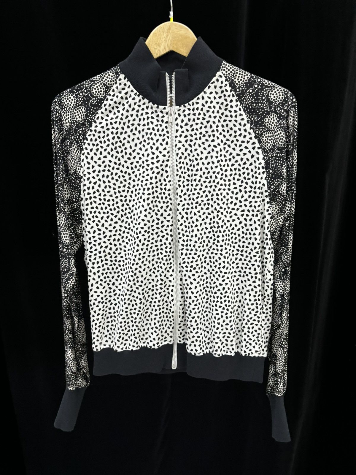 Other Bernard Chandran silk jacket (P.Ramlee edition) Size US S / EU 44-46 / 1 - 2 Thumbnail