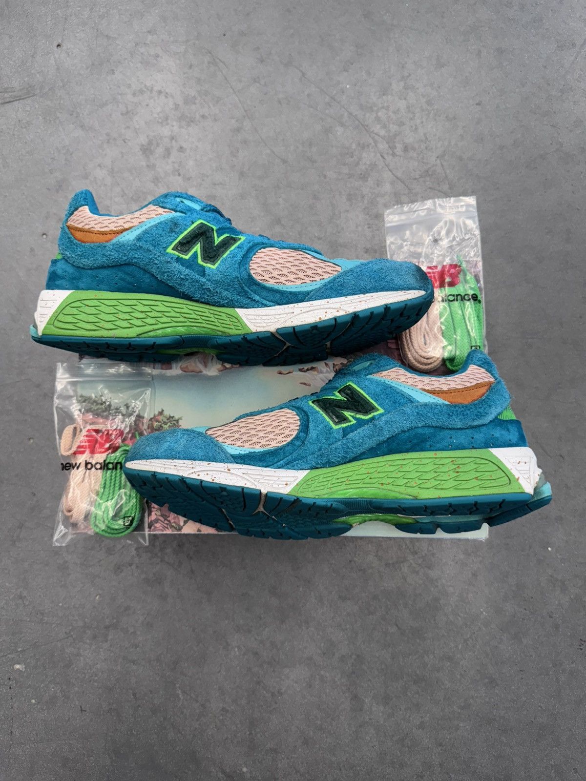 New Balance × Salehe Bembury 2021 New Balance 2002R Salehe Bembury Water Be The Guide Size US 10 / EU 43 - 2 Thumbnail