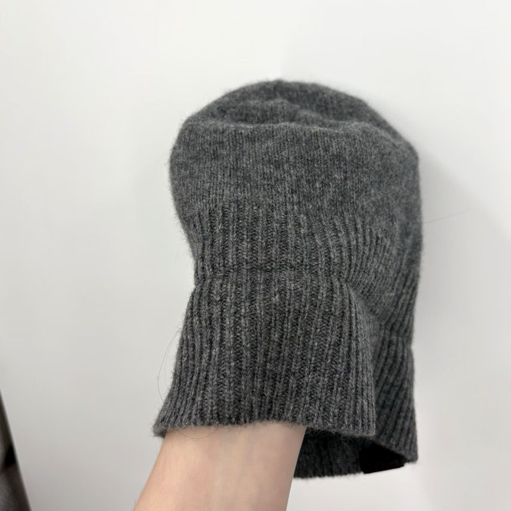 Vintage Hickey Freeman Beanie Knit Hat Cashmere Gray Unisex Adults One Size Fall Winter Classic Outdoor Stretch Cozy Soft Luxury Size ONE SIZE - 2 Thumbnail