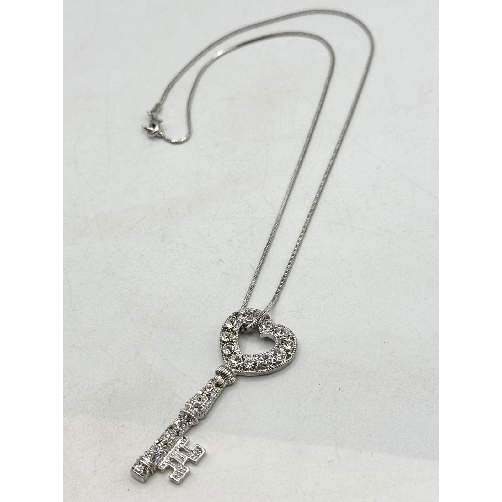 Vintage Vintage silver rhinestone heart key charm pendant necklace Size ONE SIZE - 2 Thumbnail